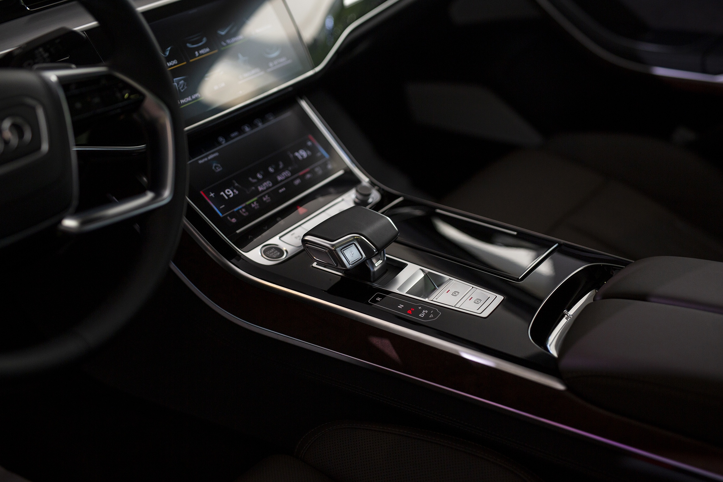 Chi tiet Audi A8L vua ra mat anh 9