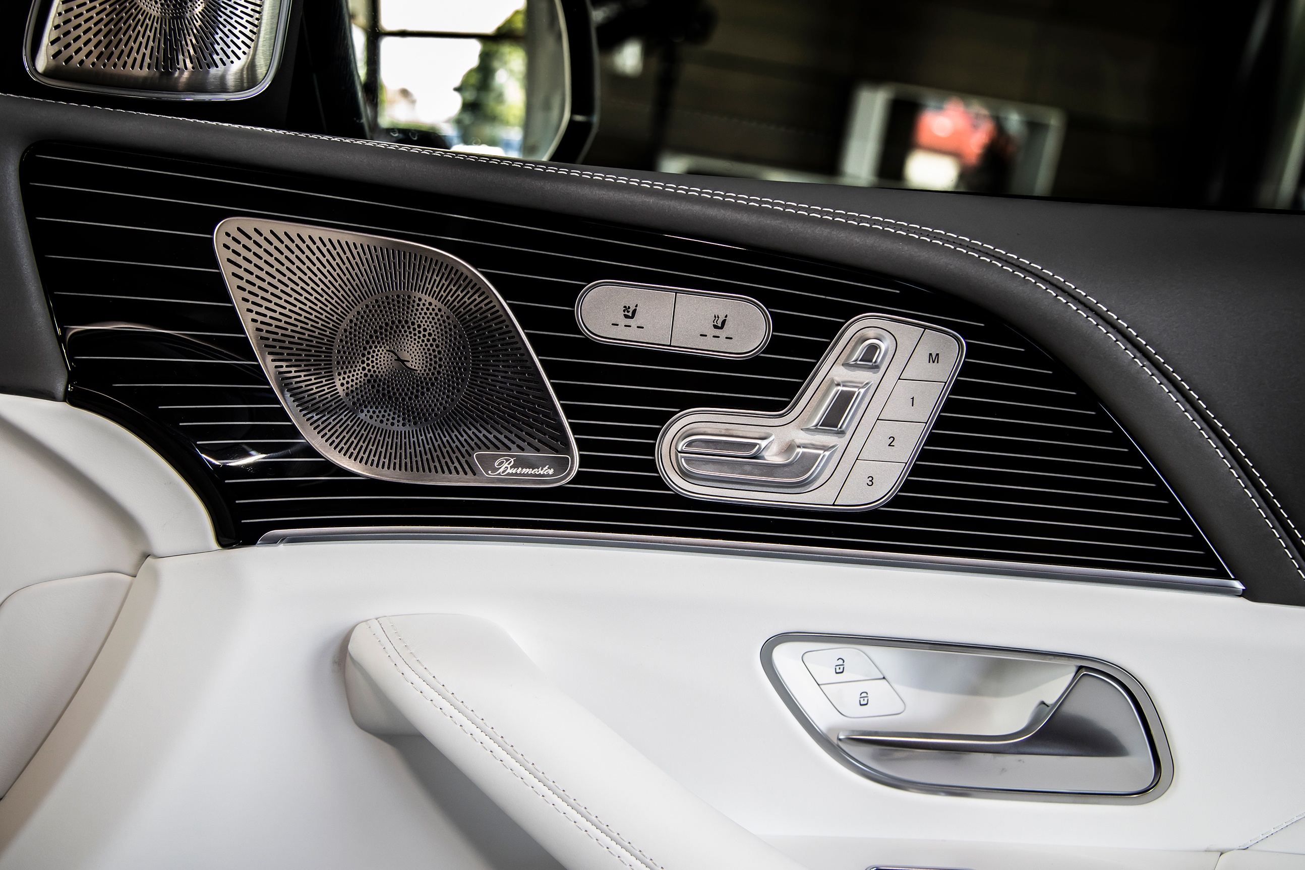 Mercedes-Maybach GLS 600 ban ky niem dac biet tai Viet Nam anh 11