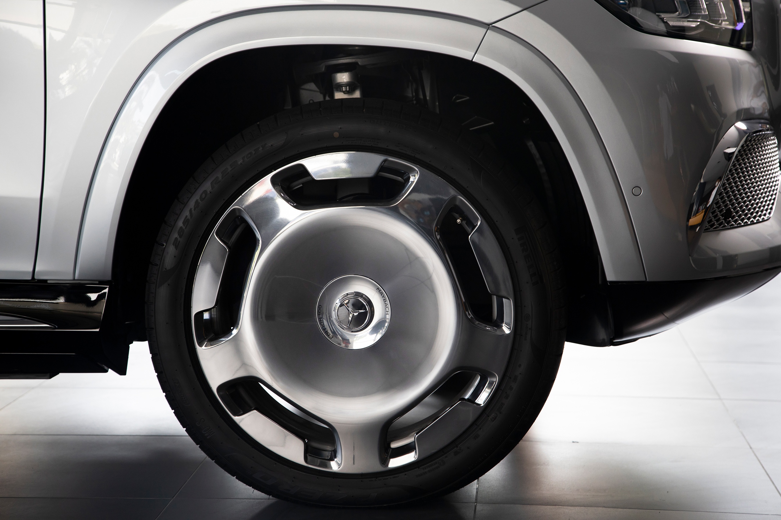 Mercedes-Maybach GLS 600 ban ky niem dac biet tai Viet Nam anh 4