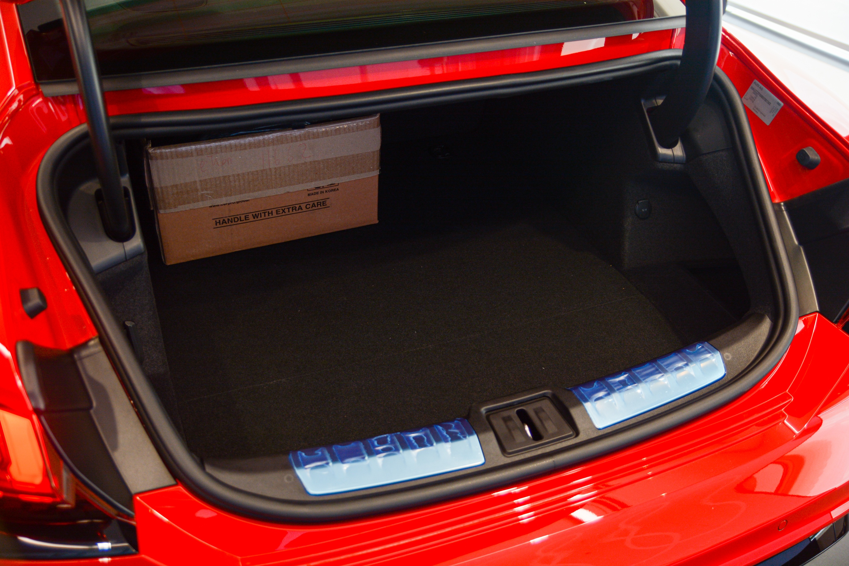 Cận cảnh Audi e-tron GT ảnh 12 Can canh Audi e-tron GT anh 12