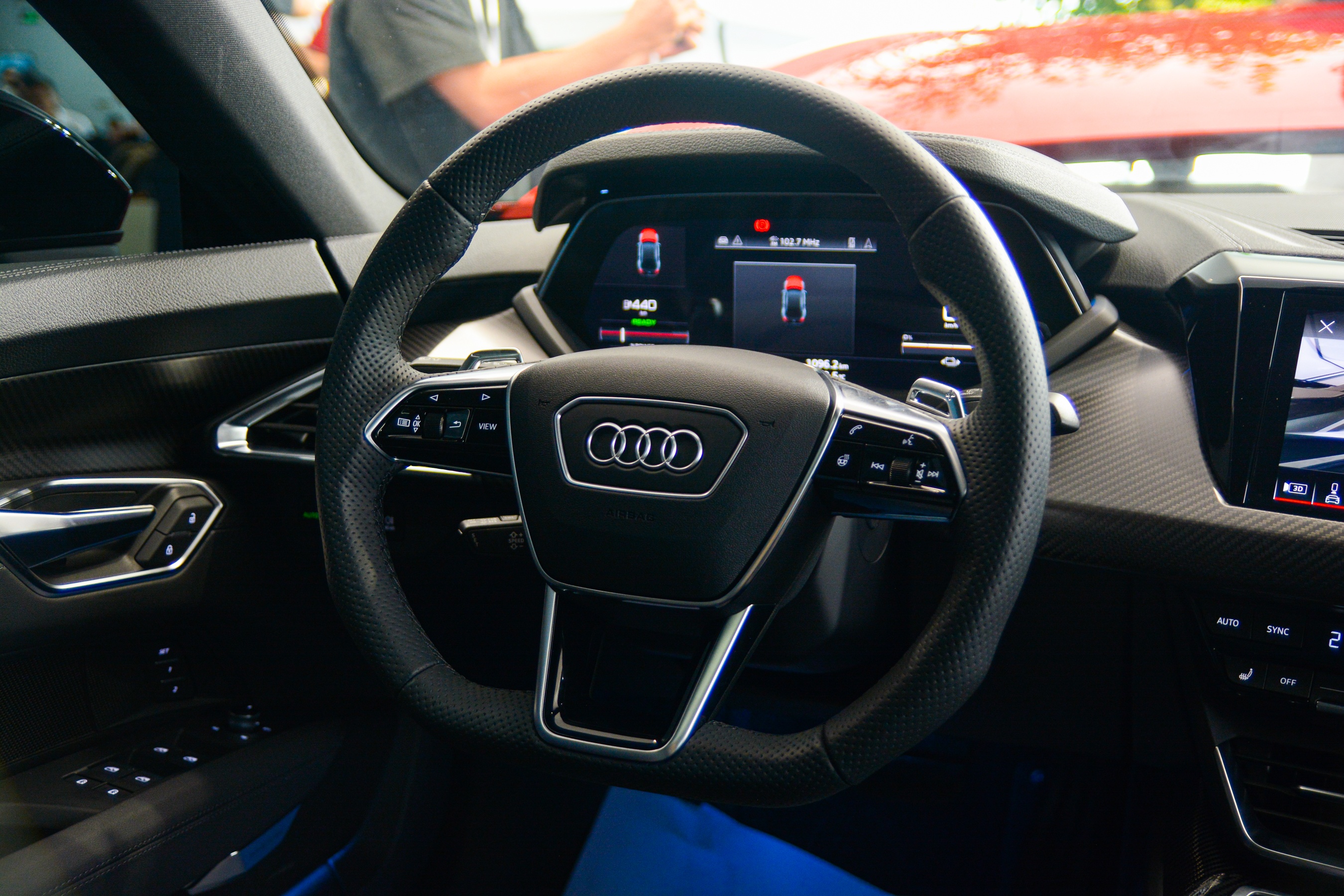 Can canh Audi e-tron GT anh 16