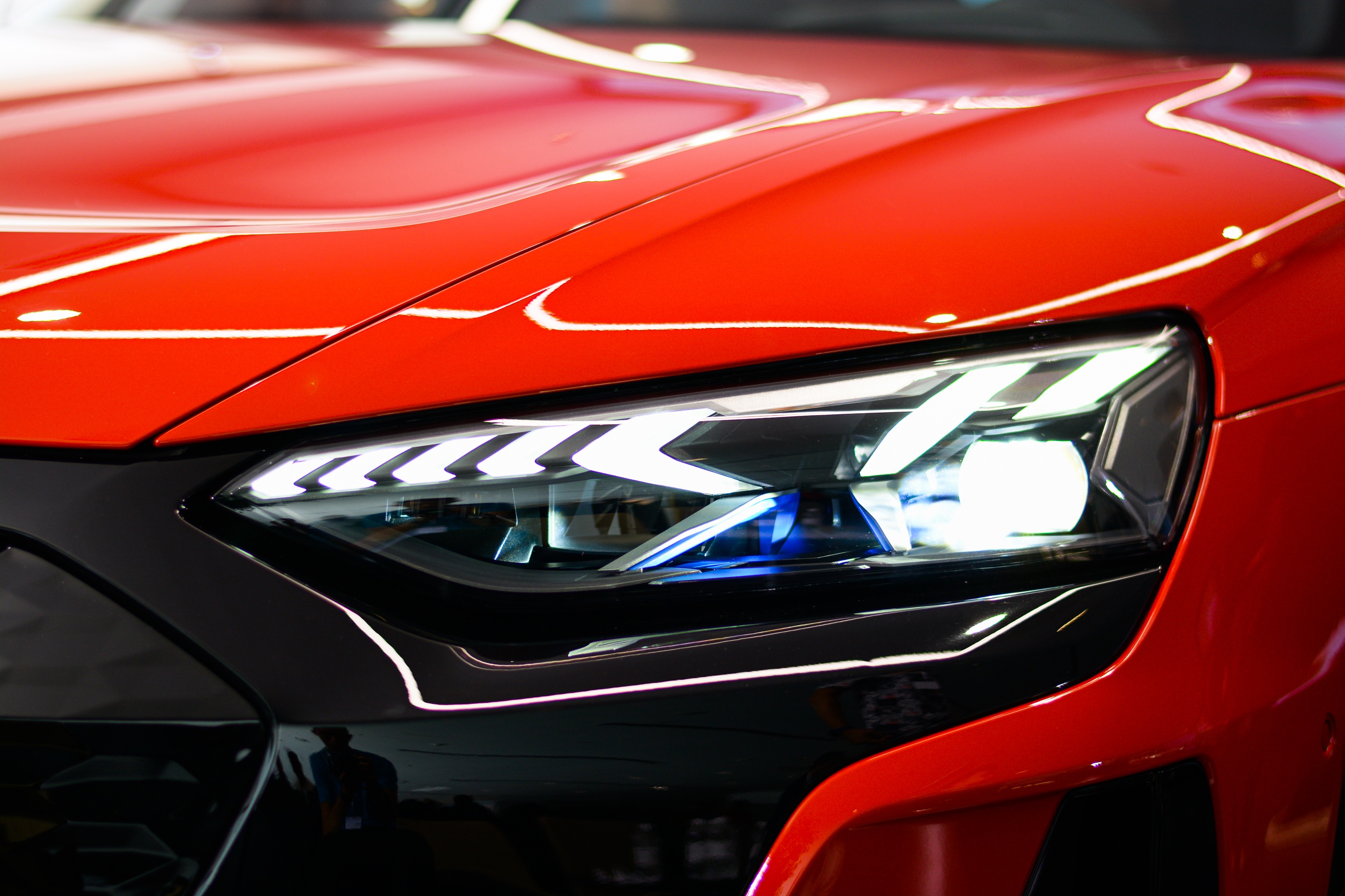 Can canh Audi e-tron GT anh 5