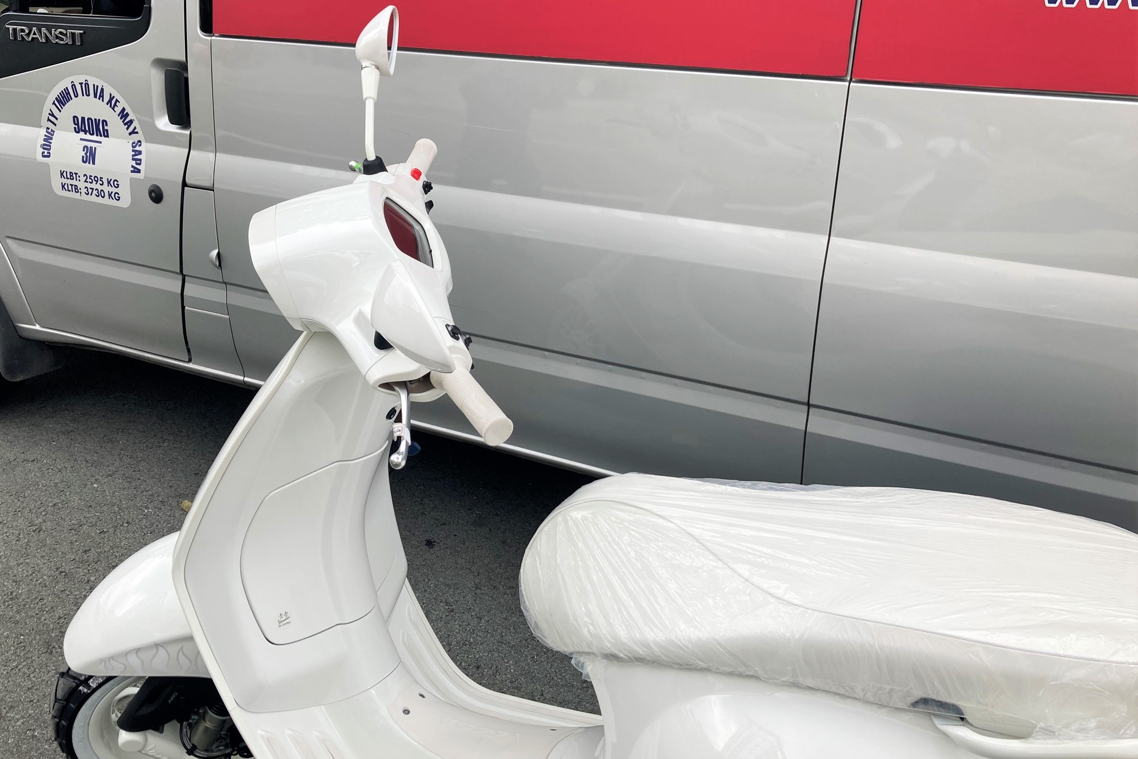 Vespa Sprint Justin Bieber xuat hien tai TP.HCM anh 2