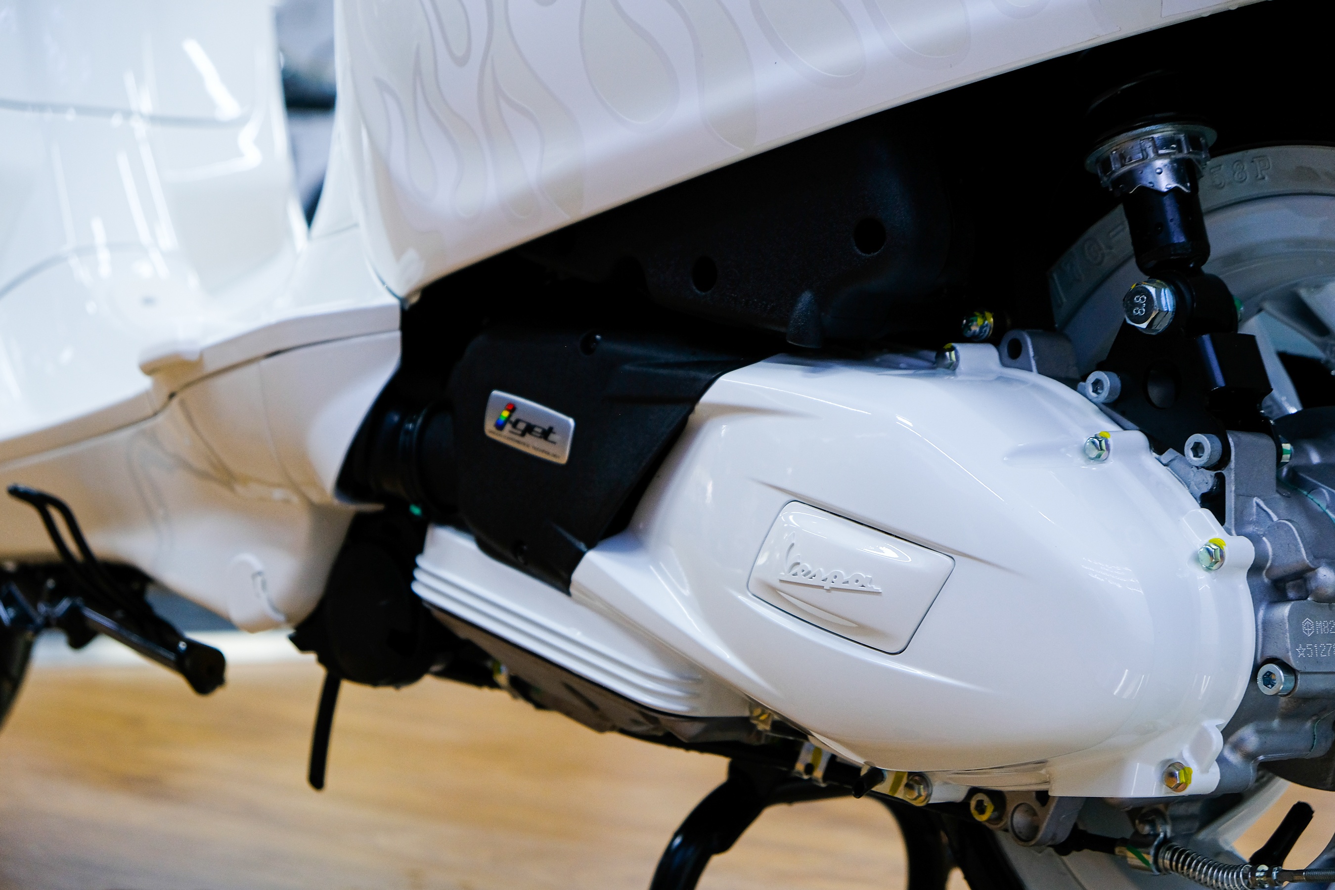 Chi tiet Vespa Sprint Justin Bieber tai Viet Nam anh 7