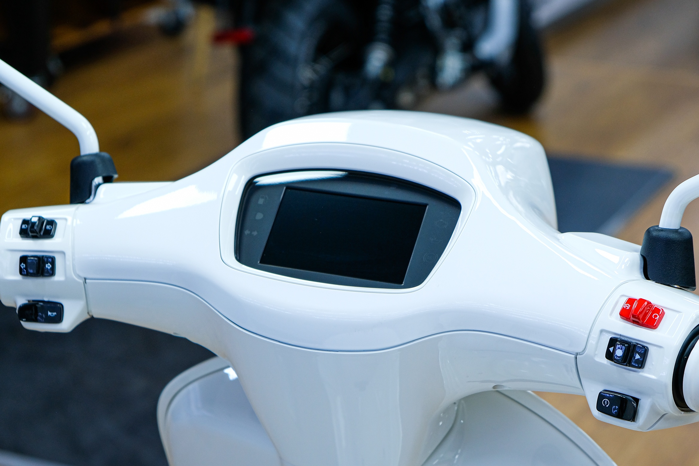 Chi tiet Vespa Sprint Justin Bieber tai Viet Nam anh 4