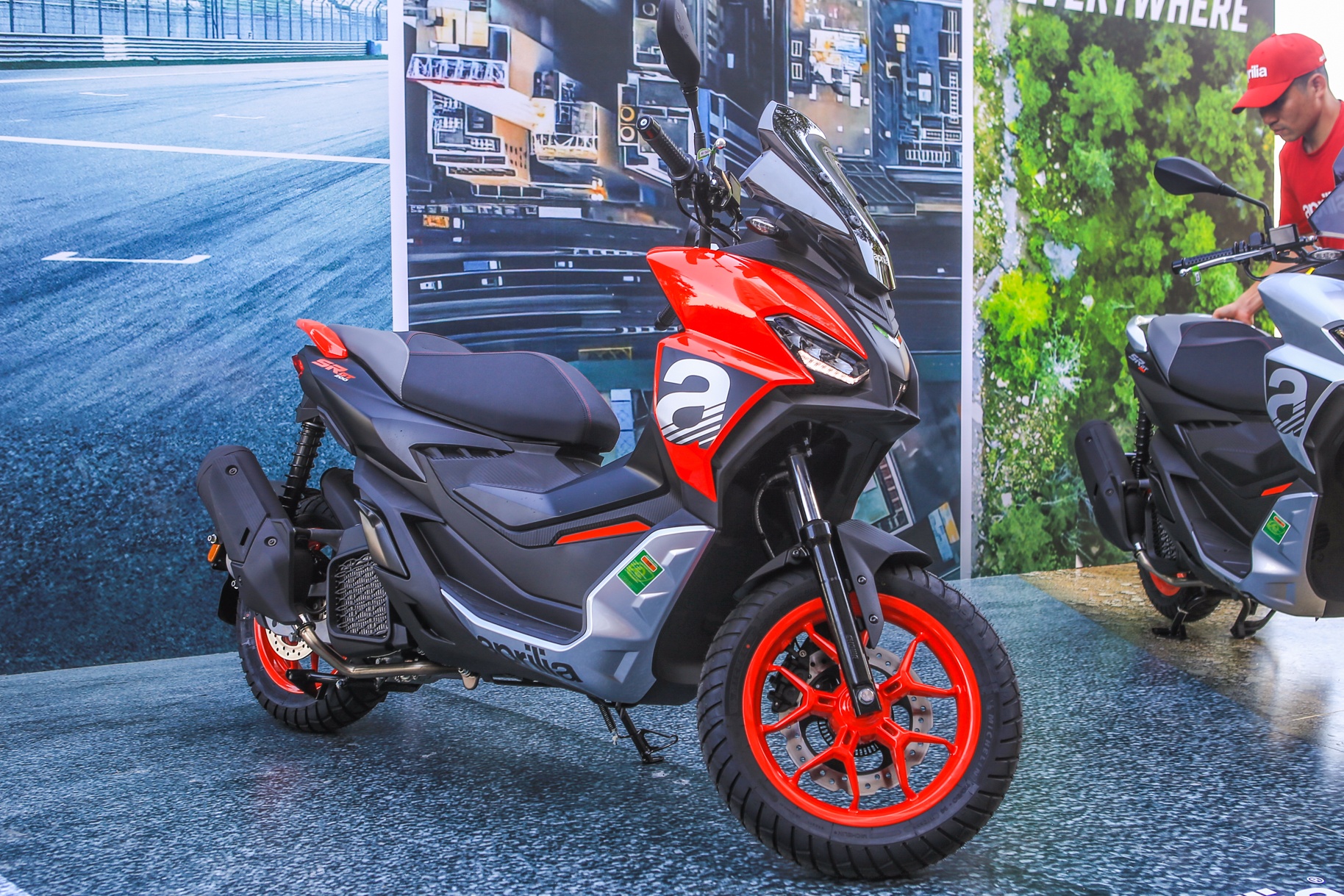 Chi tiết Aprilia SR GT vừa ra mắt ảnh 3 Chi tiet Aprilia SR GT vua ra mat anh 3