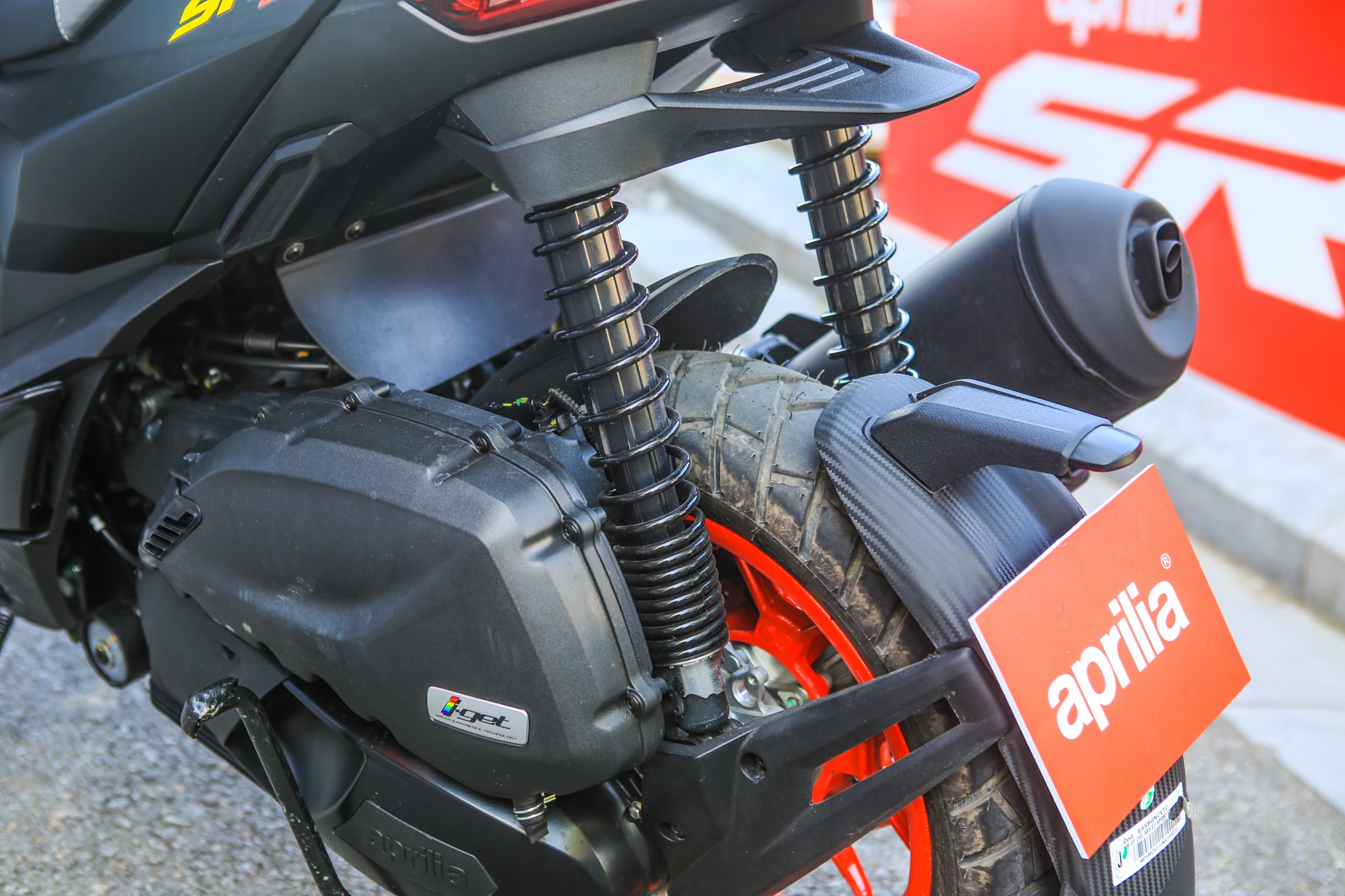 Chi tiết Aprilia SR GT vừa ra mắt ảnh 9 Chi tiet Aprilia SR GT vua ra mat anh 9