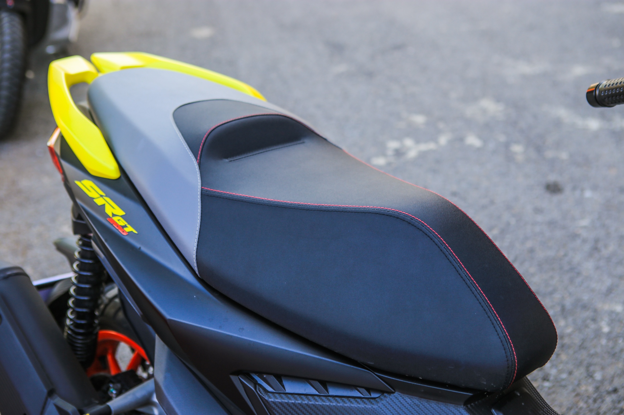 Chi tiết Aprilia SR GT vừa ra mắt ảnh 8 Chi tiet Aprilia SR GT vua ra mat anh 8