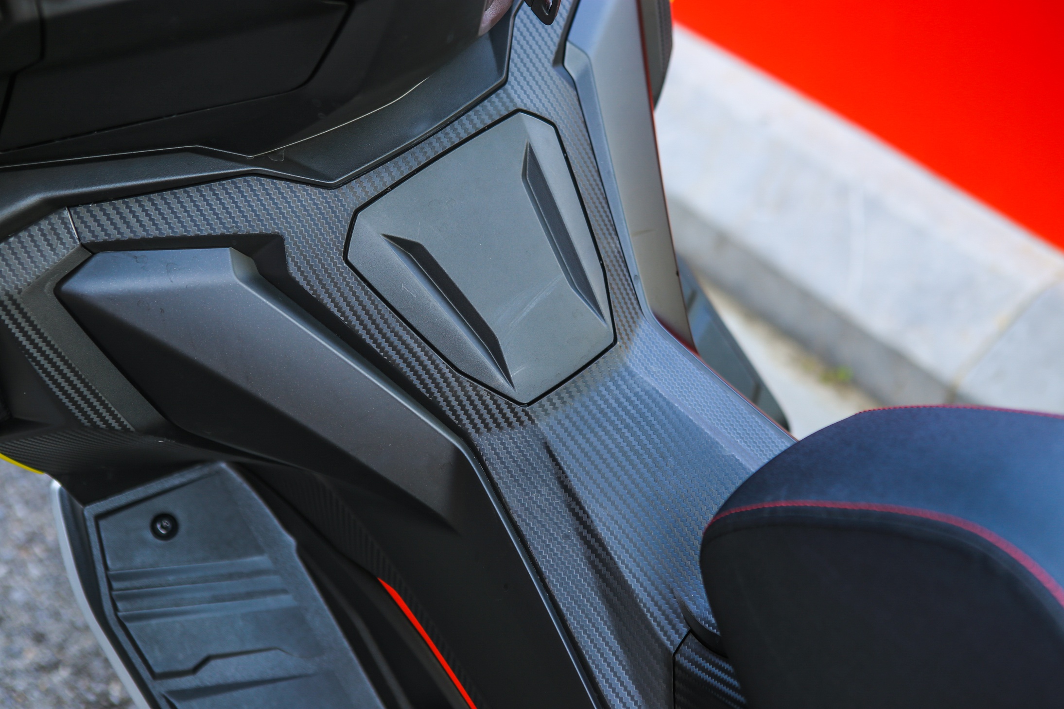 Chi tiết Aprilia SR GT vừa ra mắt ảnh 7 Chi tiet Aprilia SR GT vua ra mat anh 7