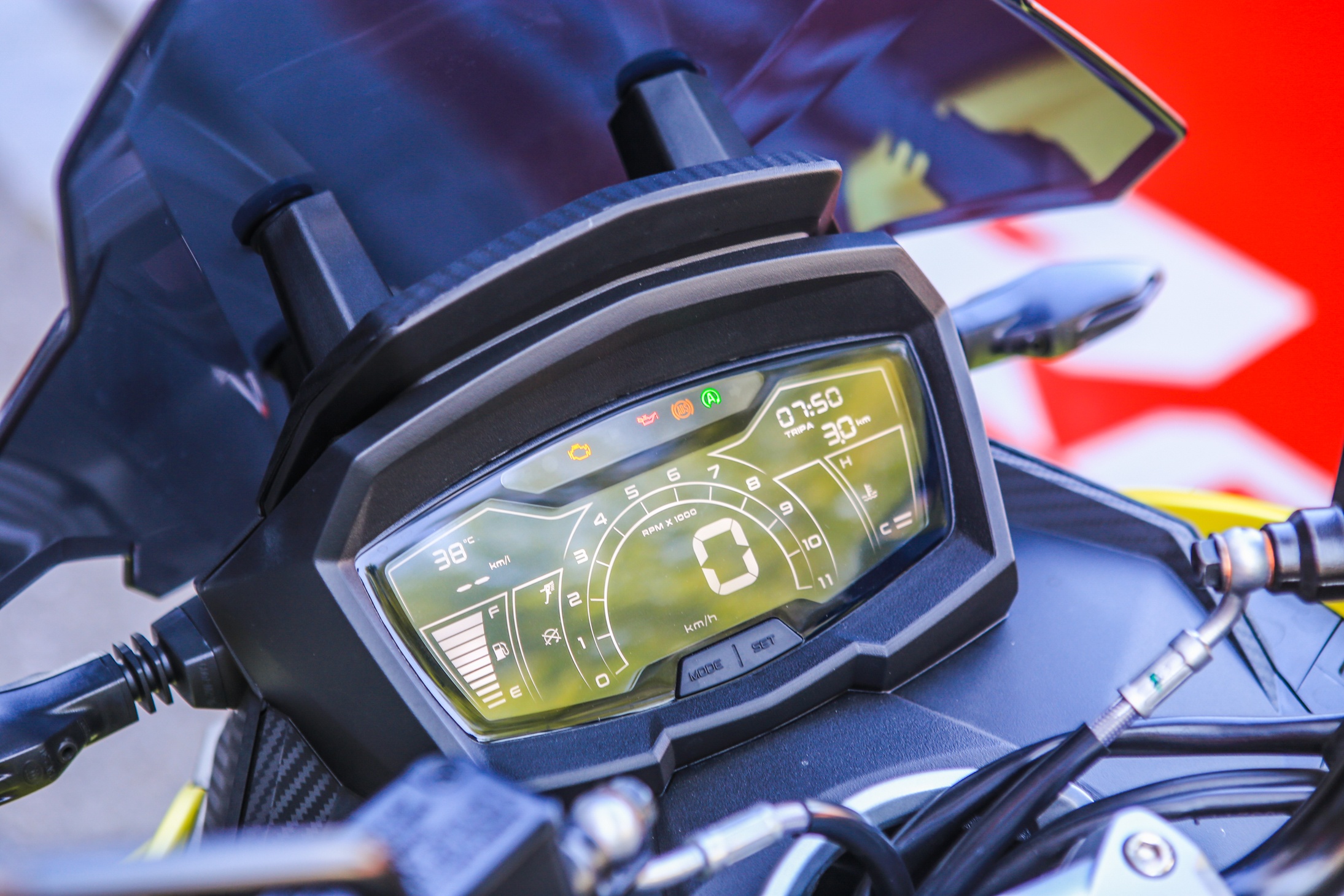 Chi tiết Aprilia SR GT vừa ra mắt ảnh 5 Chi tiet Aprilia SR GT vua ra mat anh 5