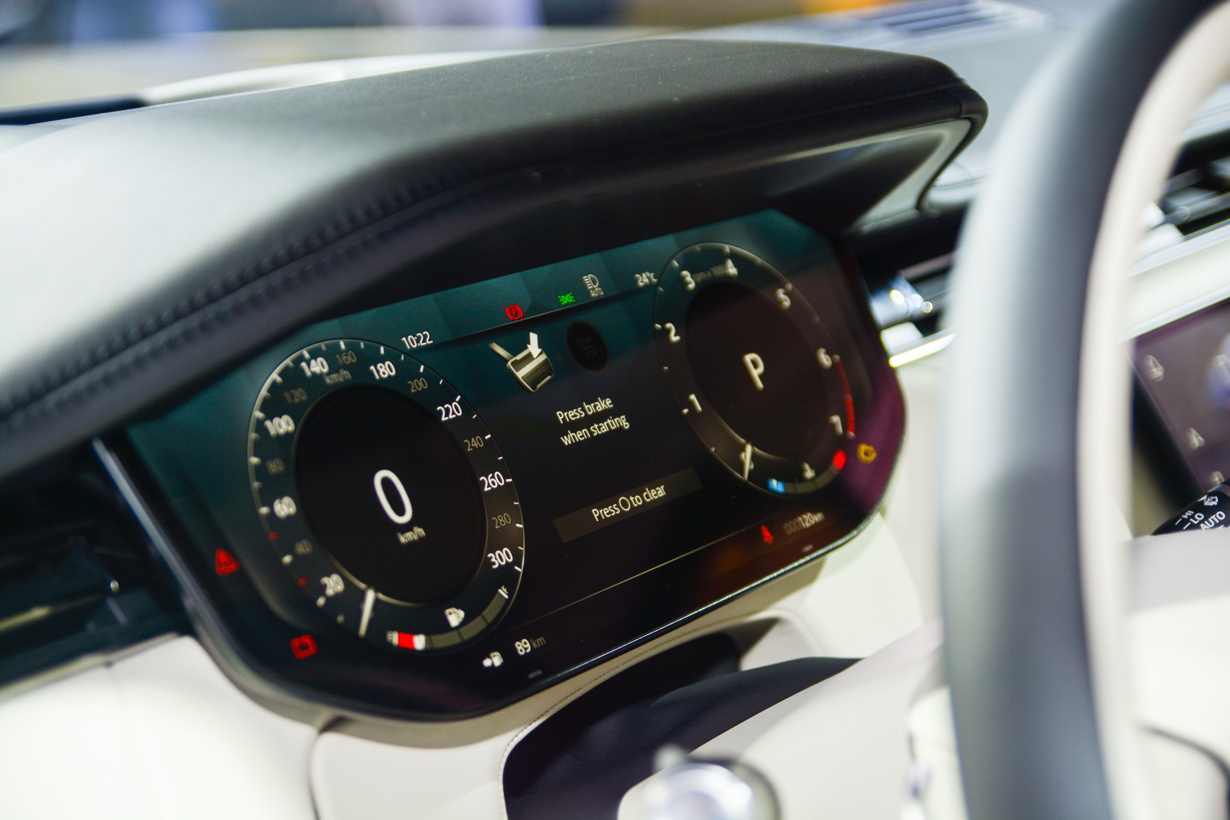 Can canh Range Rover 2022 tai Viet Nam anh 9