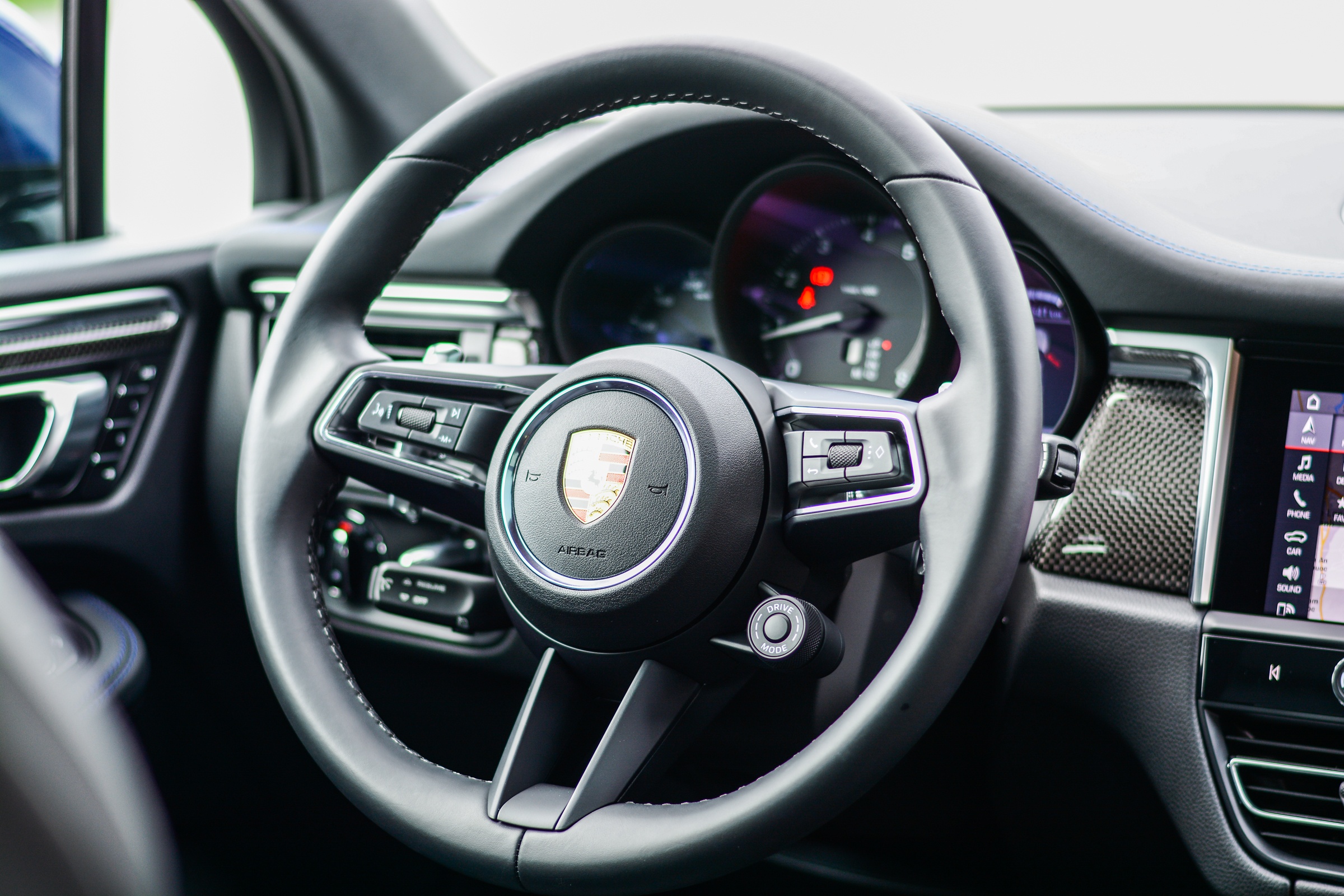 Porsche Macan 2022 với gói nâng cấp gần 1, 5 tỷ đồng ảnh 12 Porsche Macan 2022 voi goi nang cap gan 1, 5 ty dong anh 12
