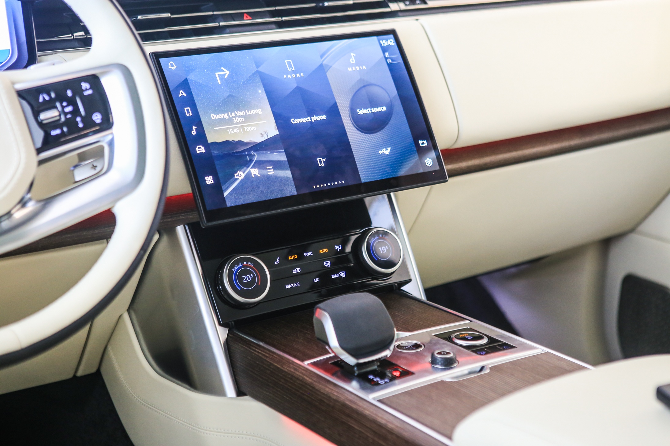 Chi tiet Range Rover 2022 phien ban keo dai truc co so anh 9