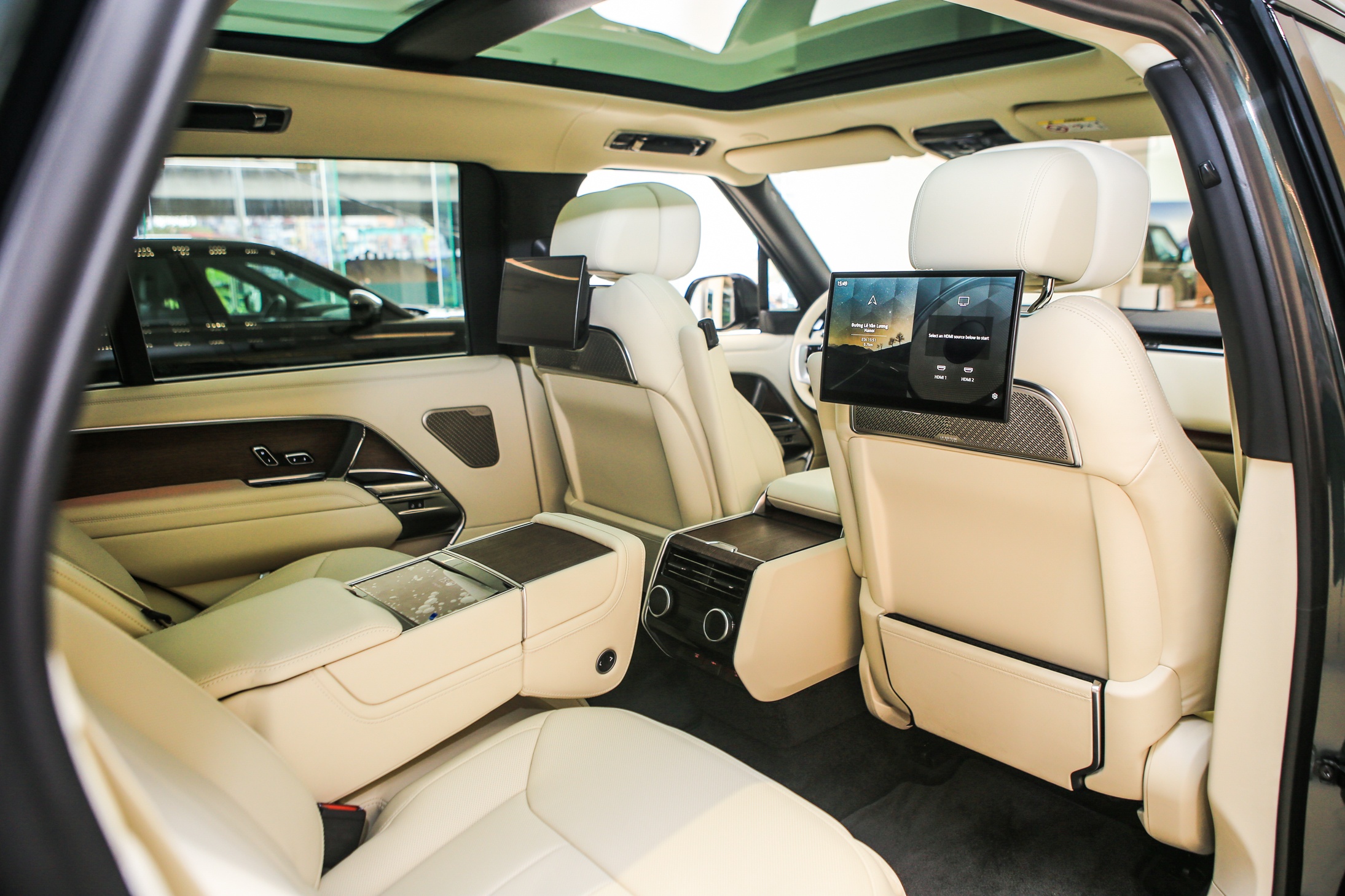 Chi tiet Range Rover 2022 phien ban keo dai truc co so anh 12