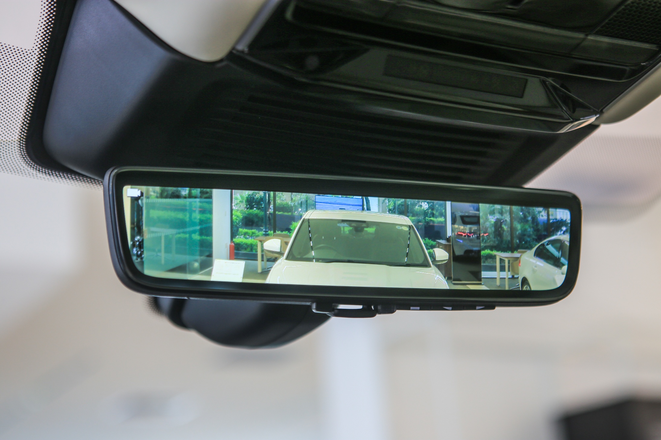 Chi tiet Range Rover 2022 phien ban keo dai truc co so anh 10