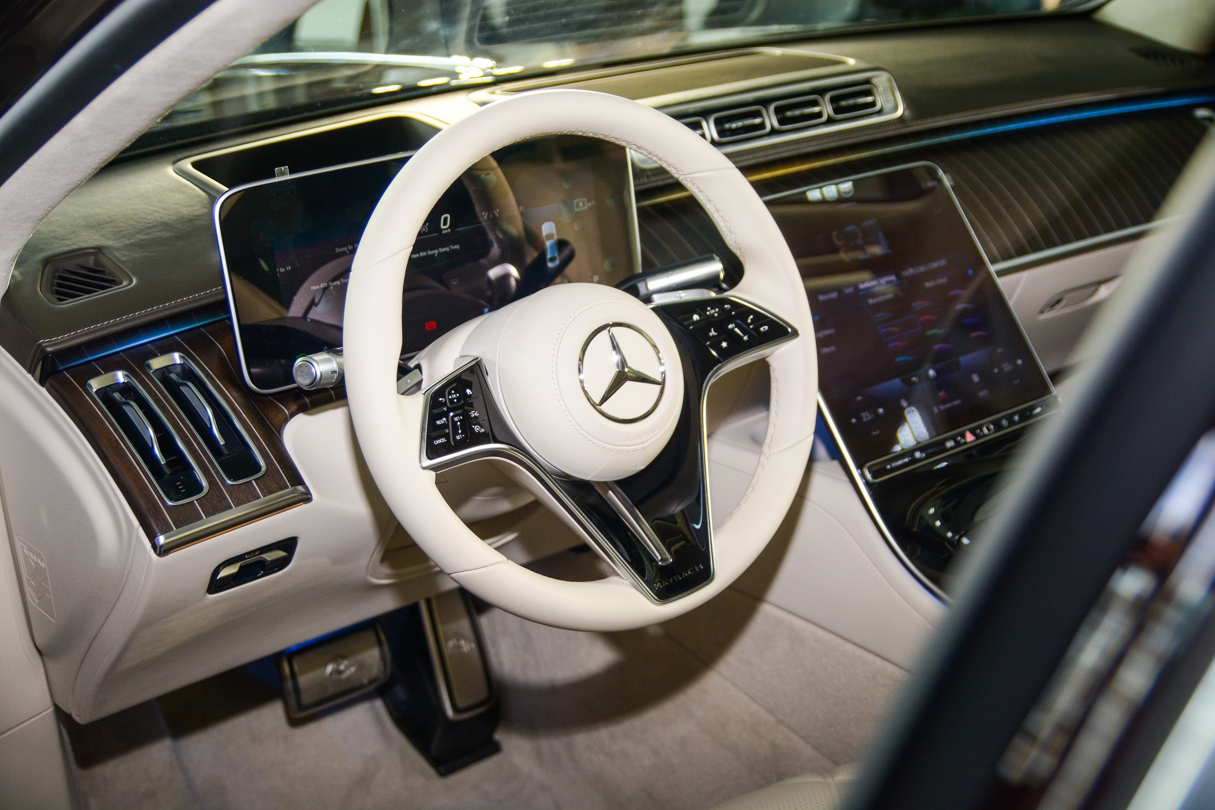 Mercedes-Maybach S 680 chinh hang gia 16 ty dong anh 10