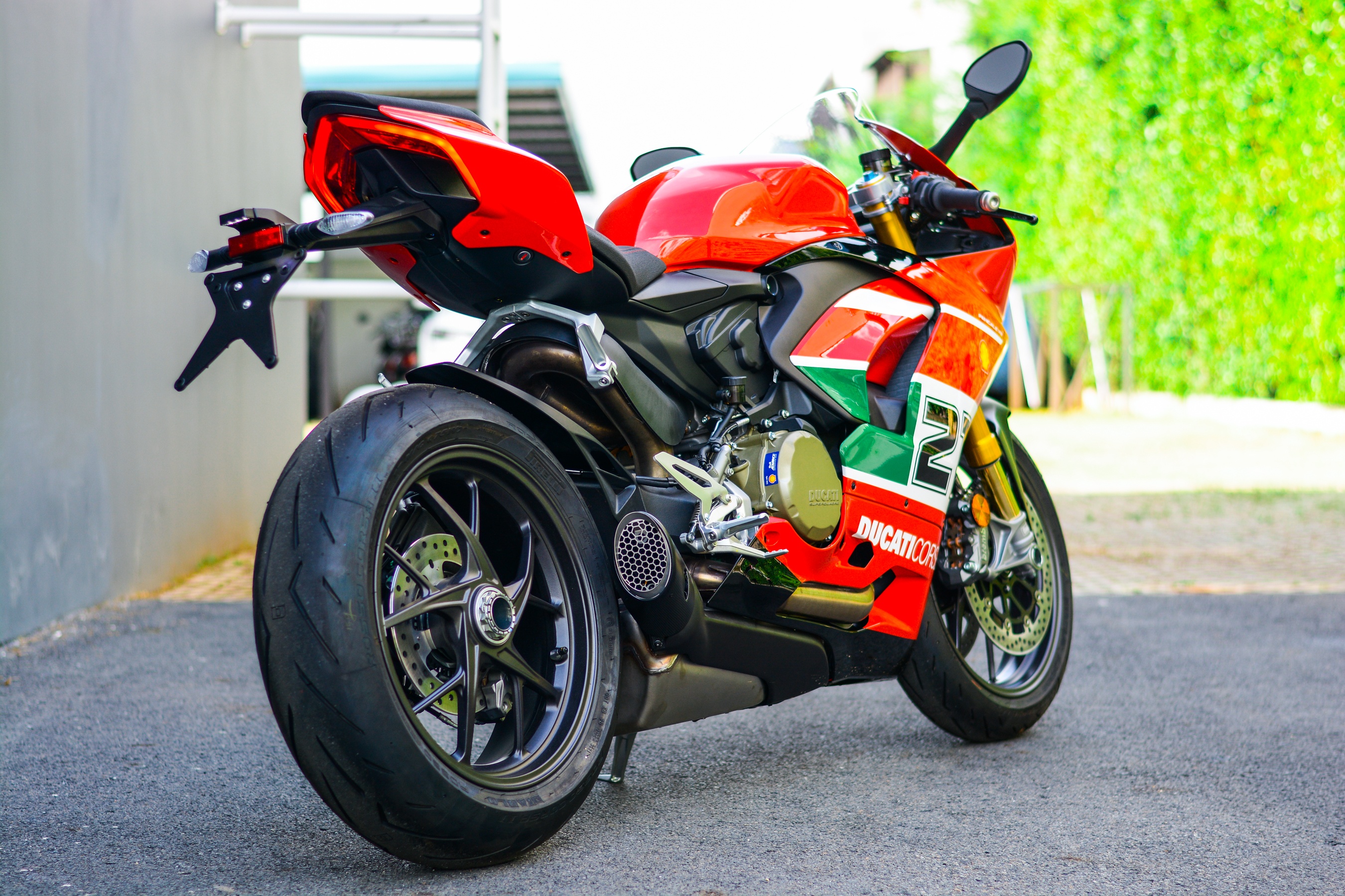 Moto Ducati Panigale V2 Bayliss anh 2
