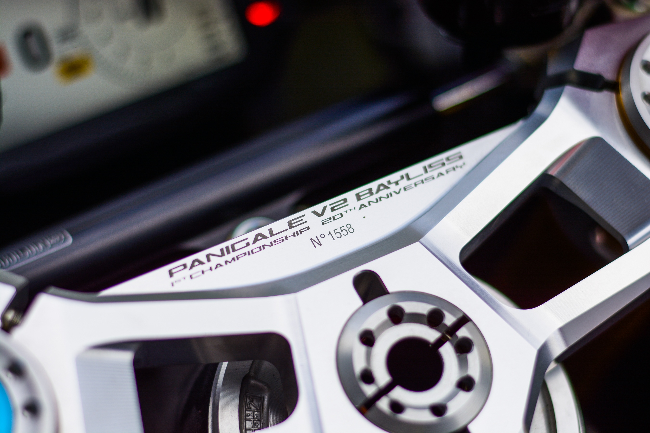 Moto Ducati Panigale V2 Bayliss anh 10