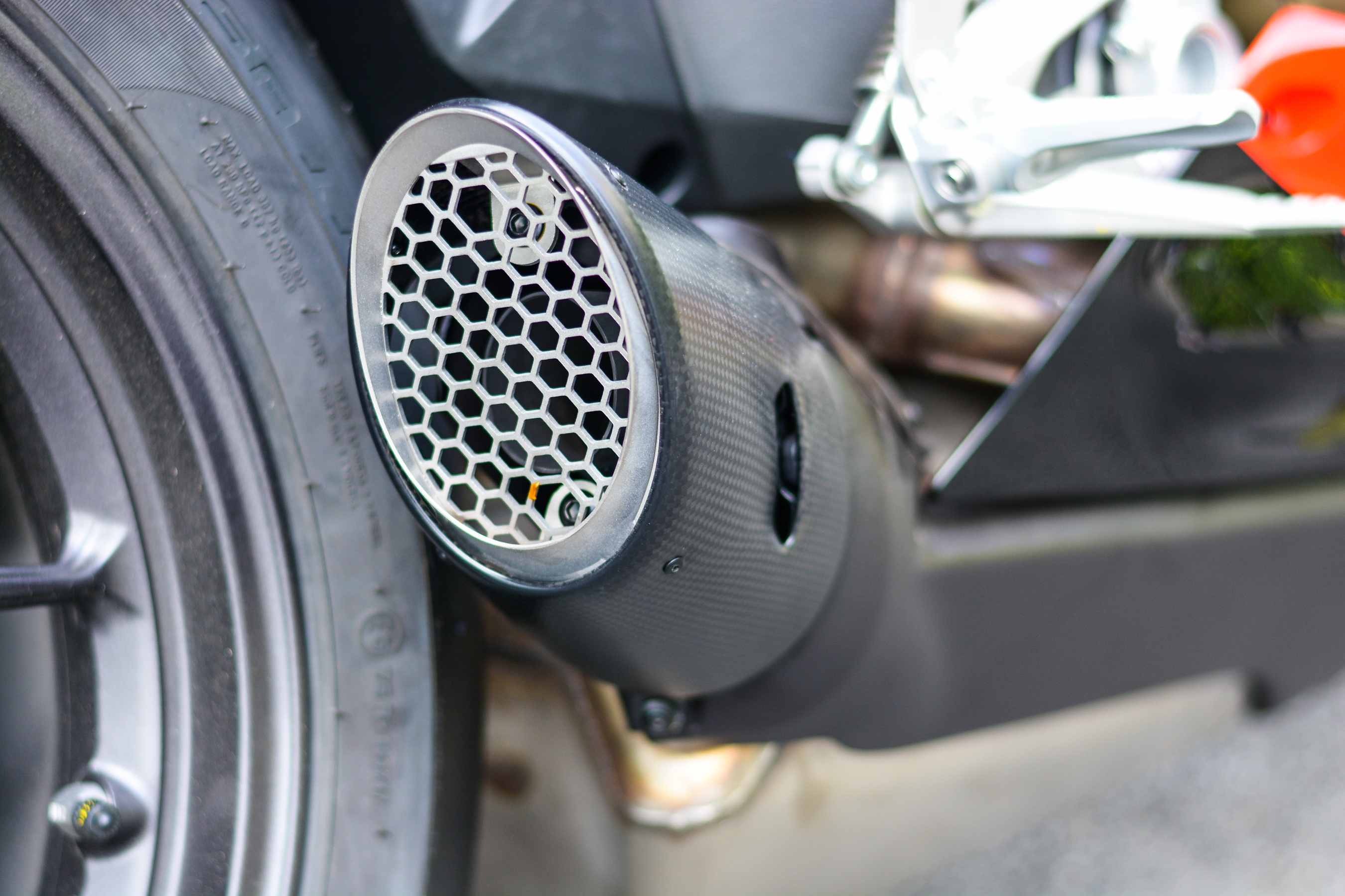 Moto Ducati Panigale V2 Bayliss anh 13