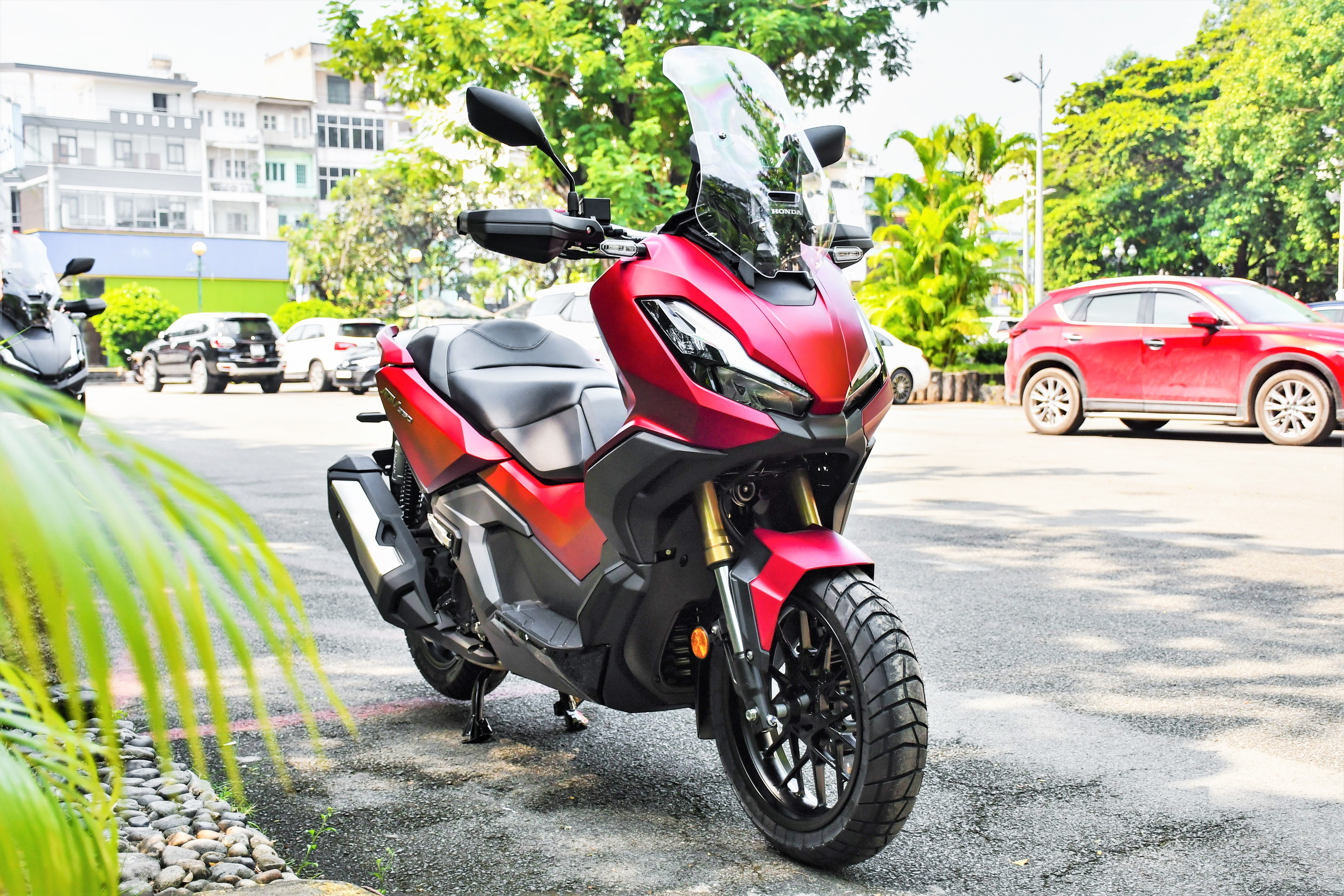 Xe may nhap khau dai ly o at ve nuoc anh 2