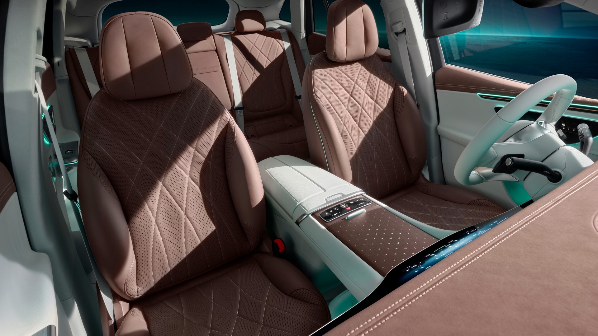 SUV điện Mercedes-Benz EQE ảnh 3 SUV dien Mercedes-Benz EQE anh 3