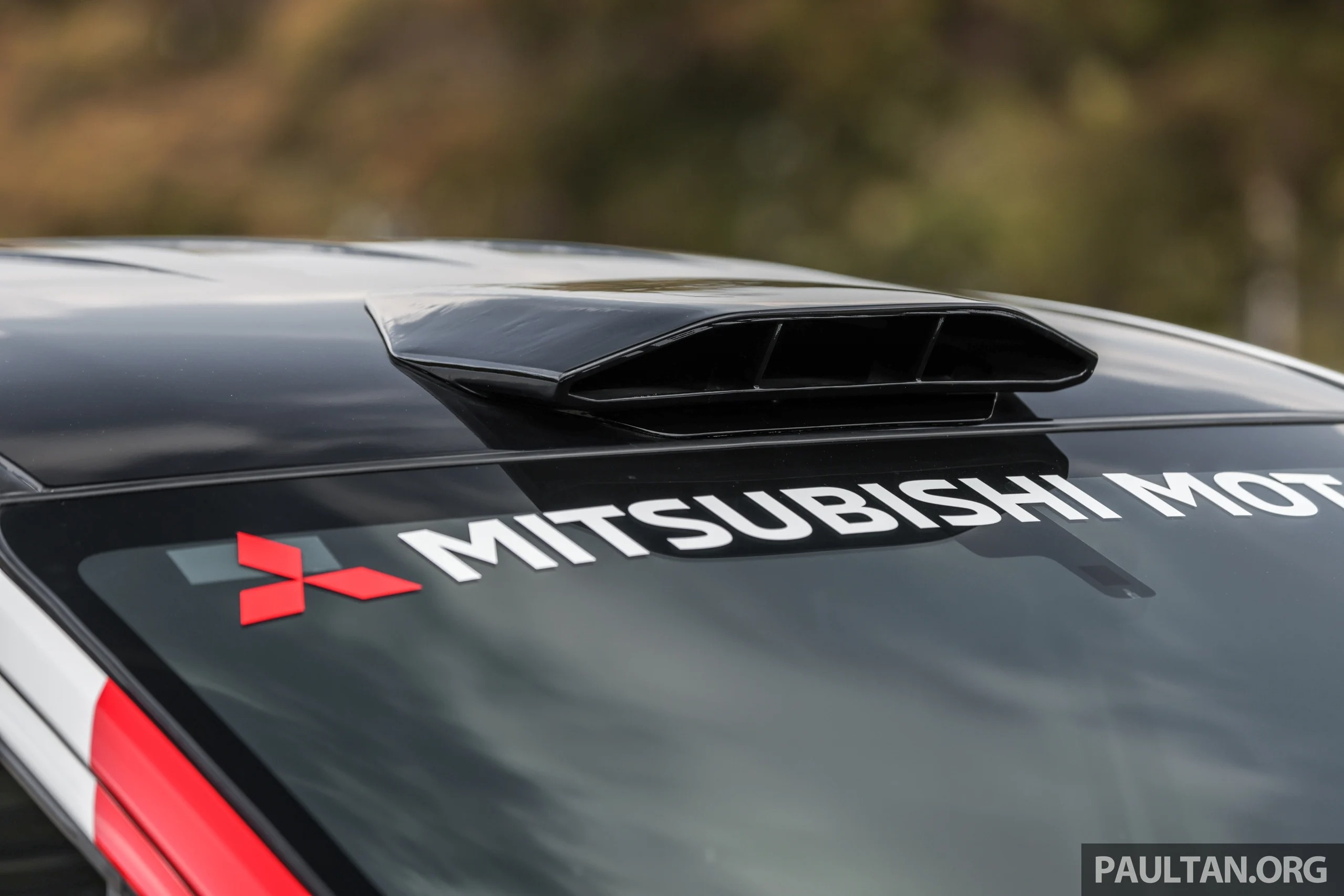 Xpander xe dua doc nhat anh 5