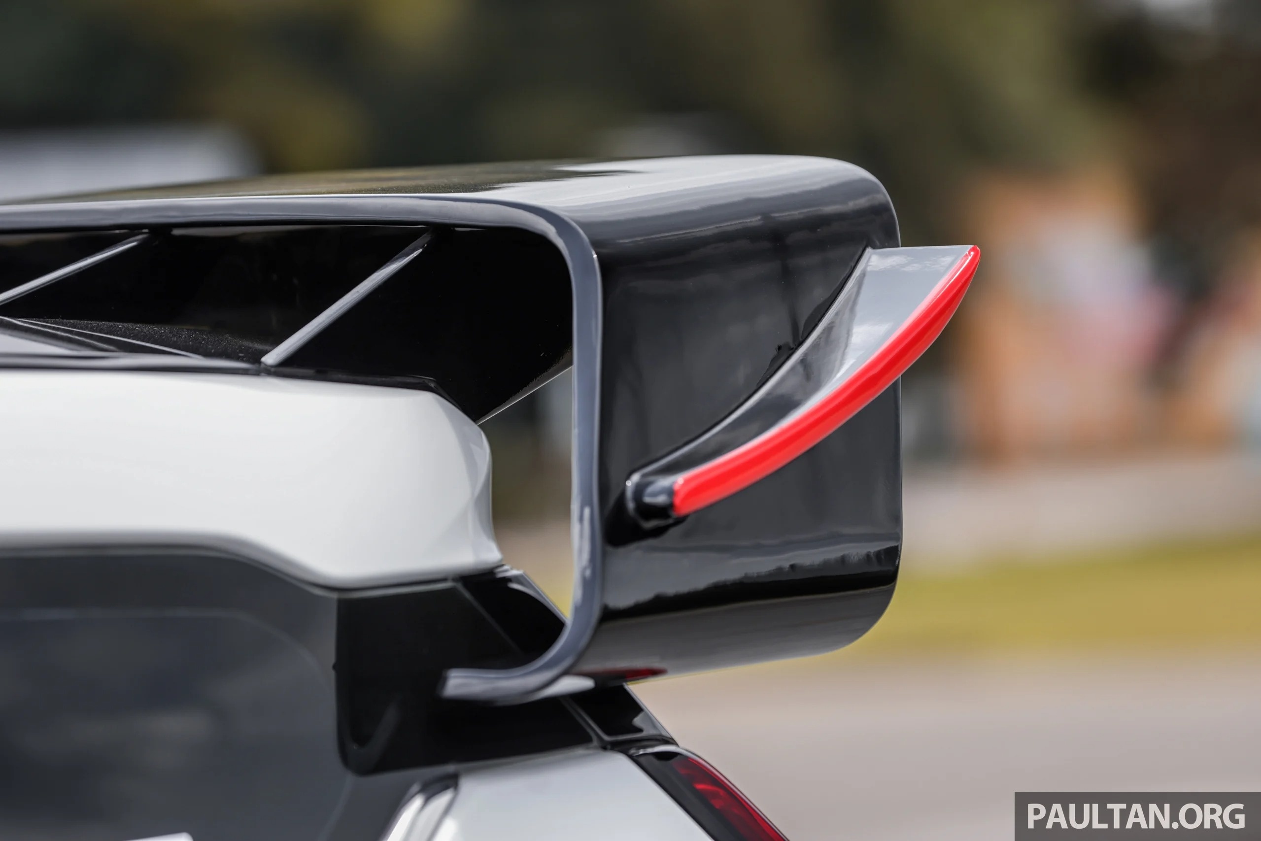 Xpander xe dua doc nhat anh 7