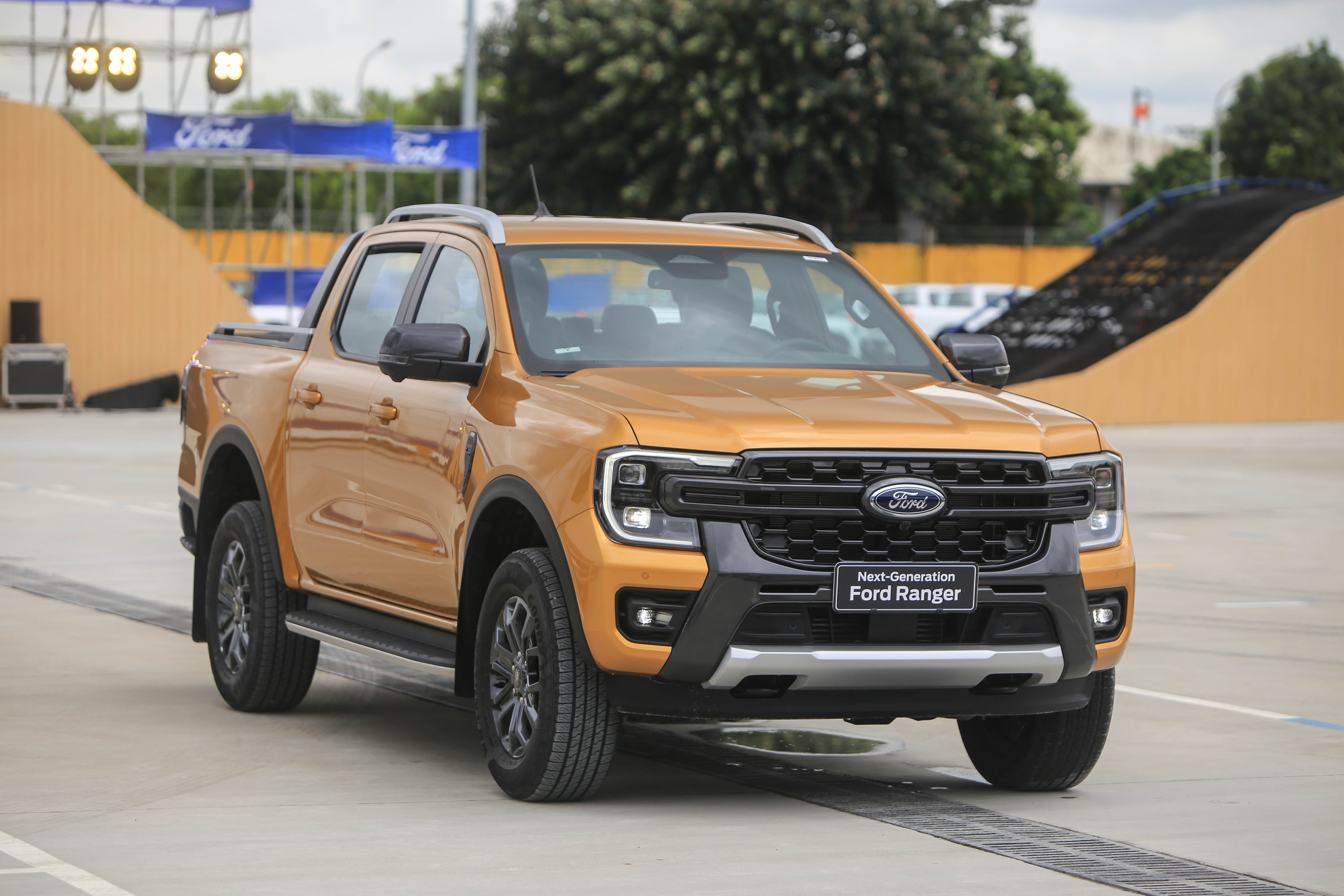 Ford Ranger 2022 mo ban tai Viet Nam: Tang gia ban, thay doi thiet ke hinh anh