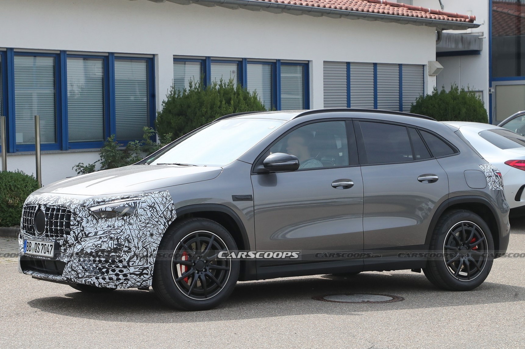Mercedes-Benz GLA 45 mới ảnh 1 Mercedes-Benz GLA 45 moi anh 1