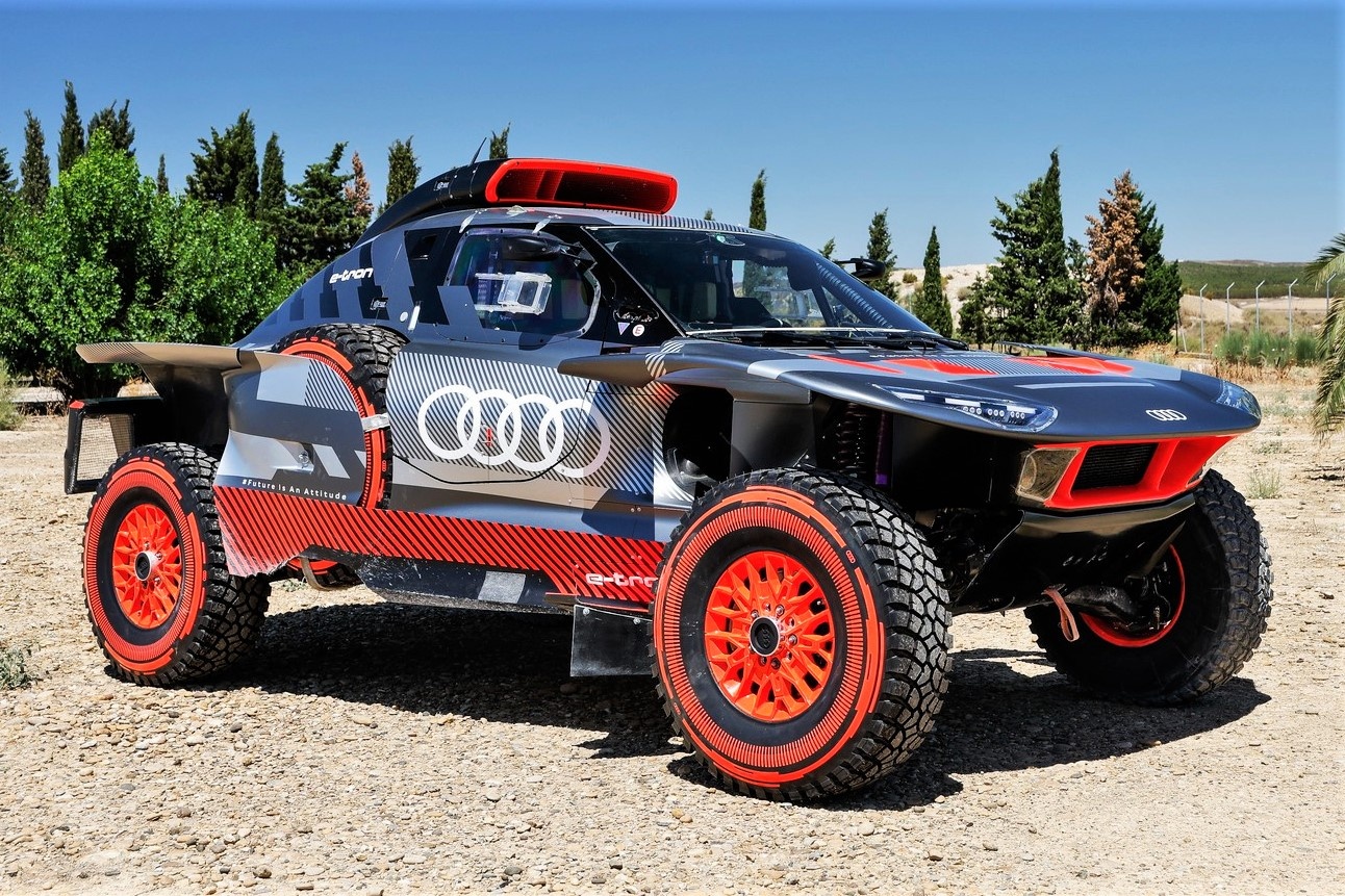 Can canh Audi RS Q e-tron E2 hinh anh