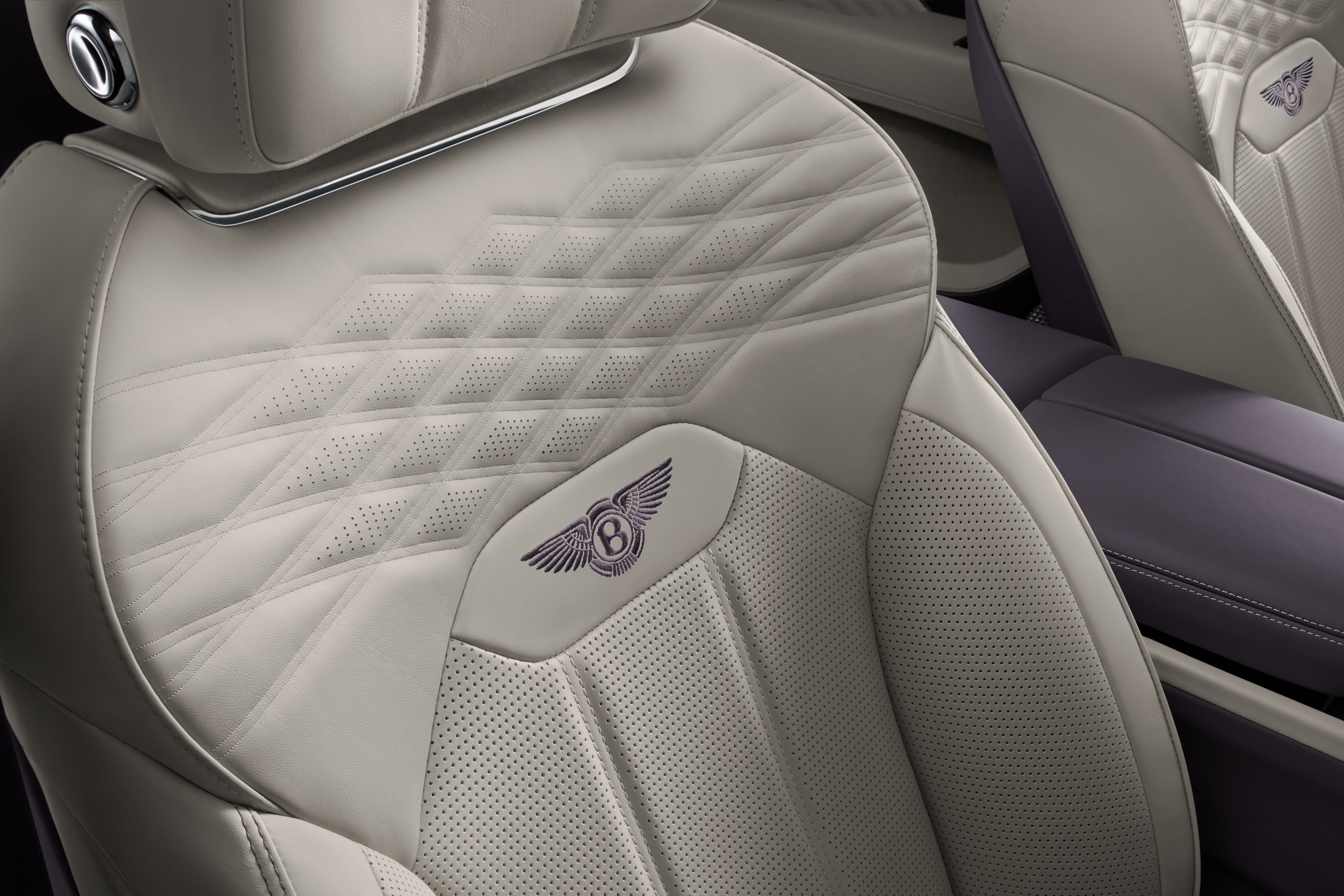 Gia ban Bentley Bentayga EWB anh 6