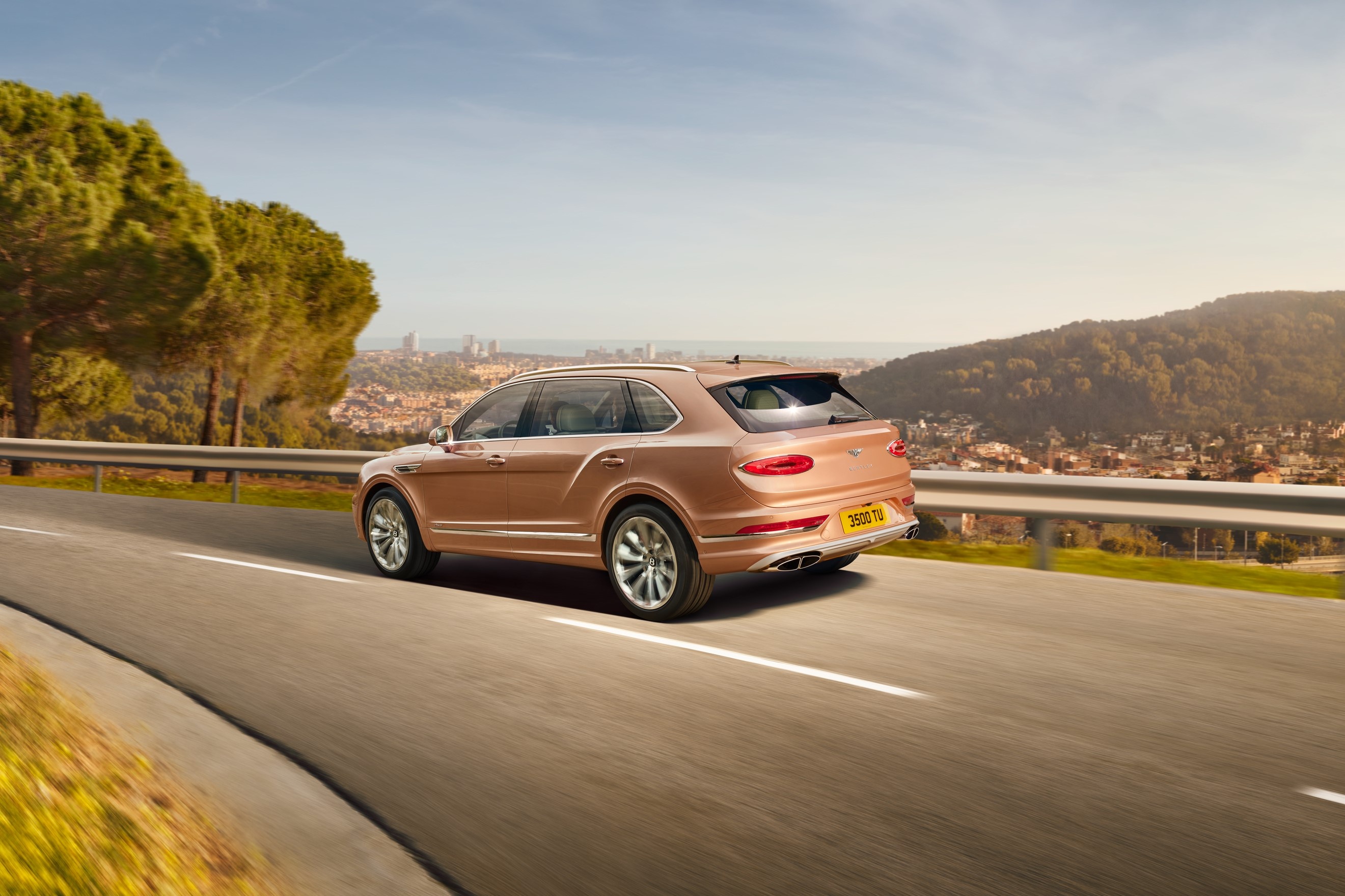 Gia ban Bentley Bentayga EWB anh 4