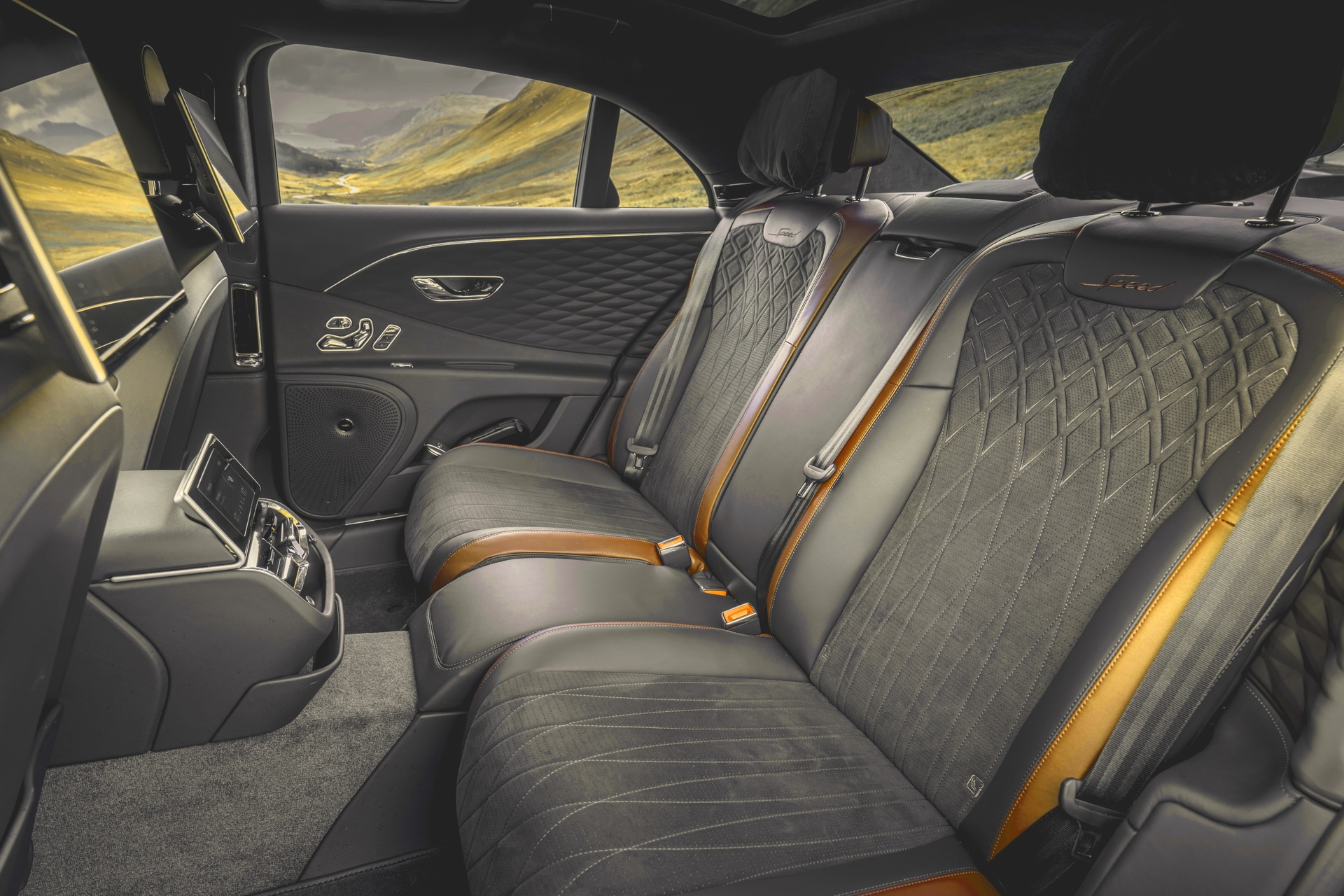 Flying Spur Speed ra mắt ảnh 9 Flying Spur Speed ra mat anh 9