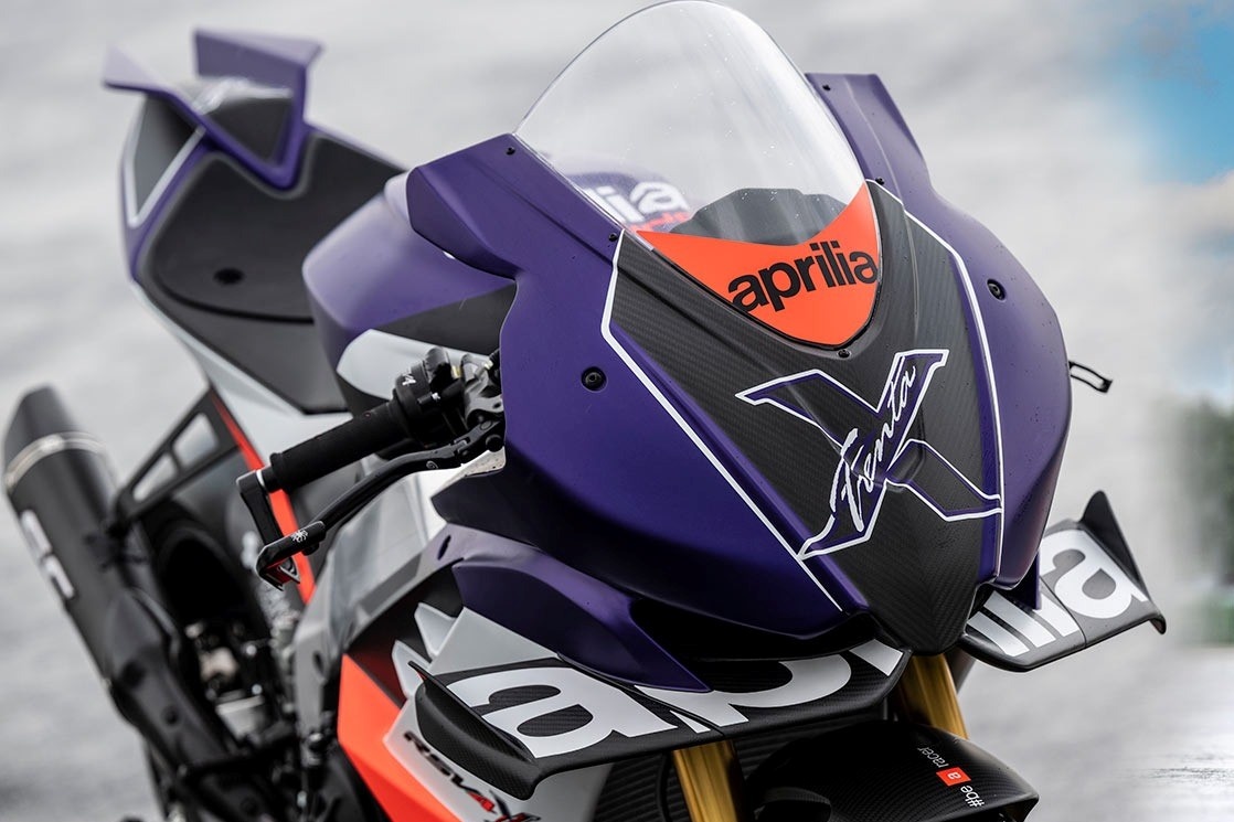 Sieu xe Aprilia RSV4 Xtrenta anh 2