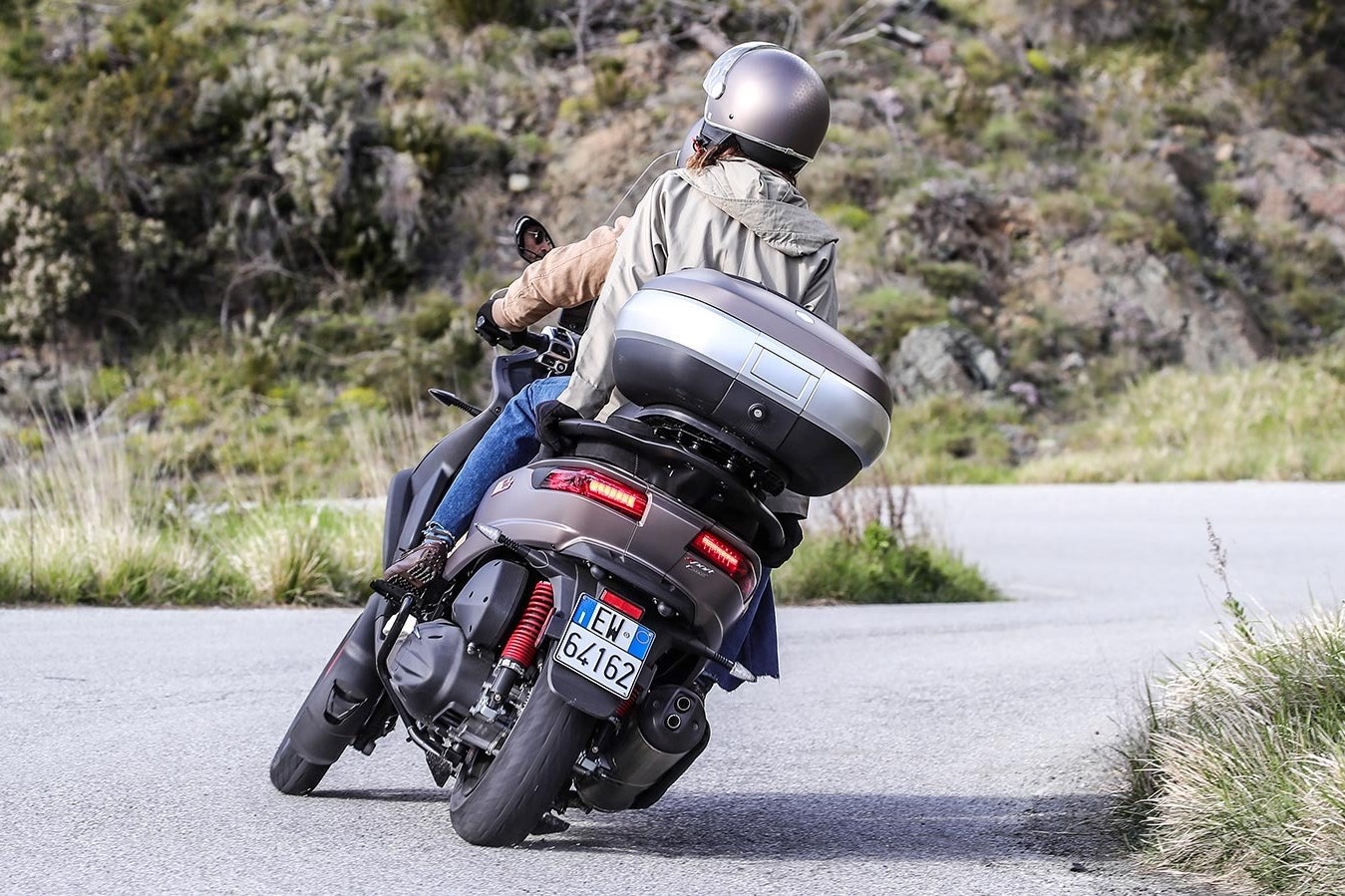3 bánh Piaggio Việt Nam ảnh 2 3 banh Piaggio Viet Nam anh 2