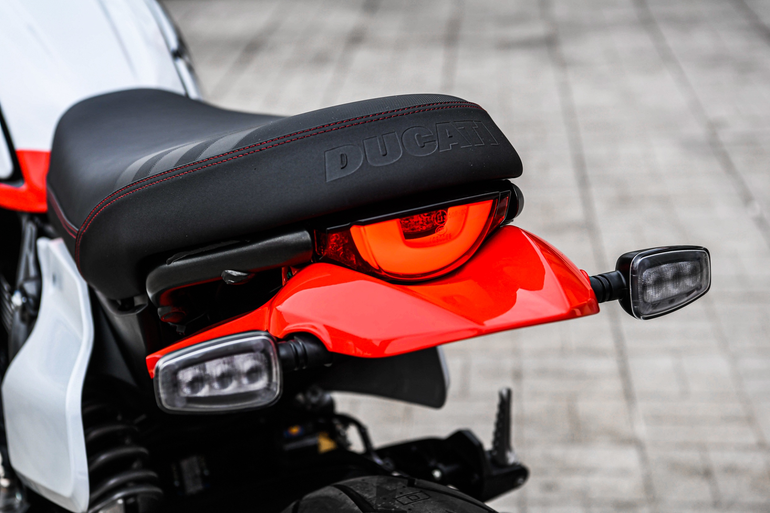 Scrambler Urban Motard 400 trieu anh 8