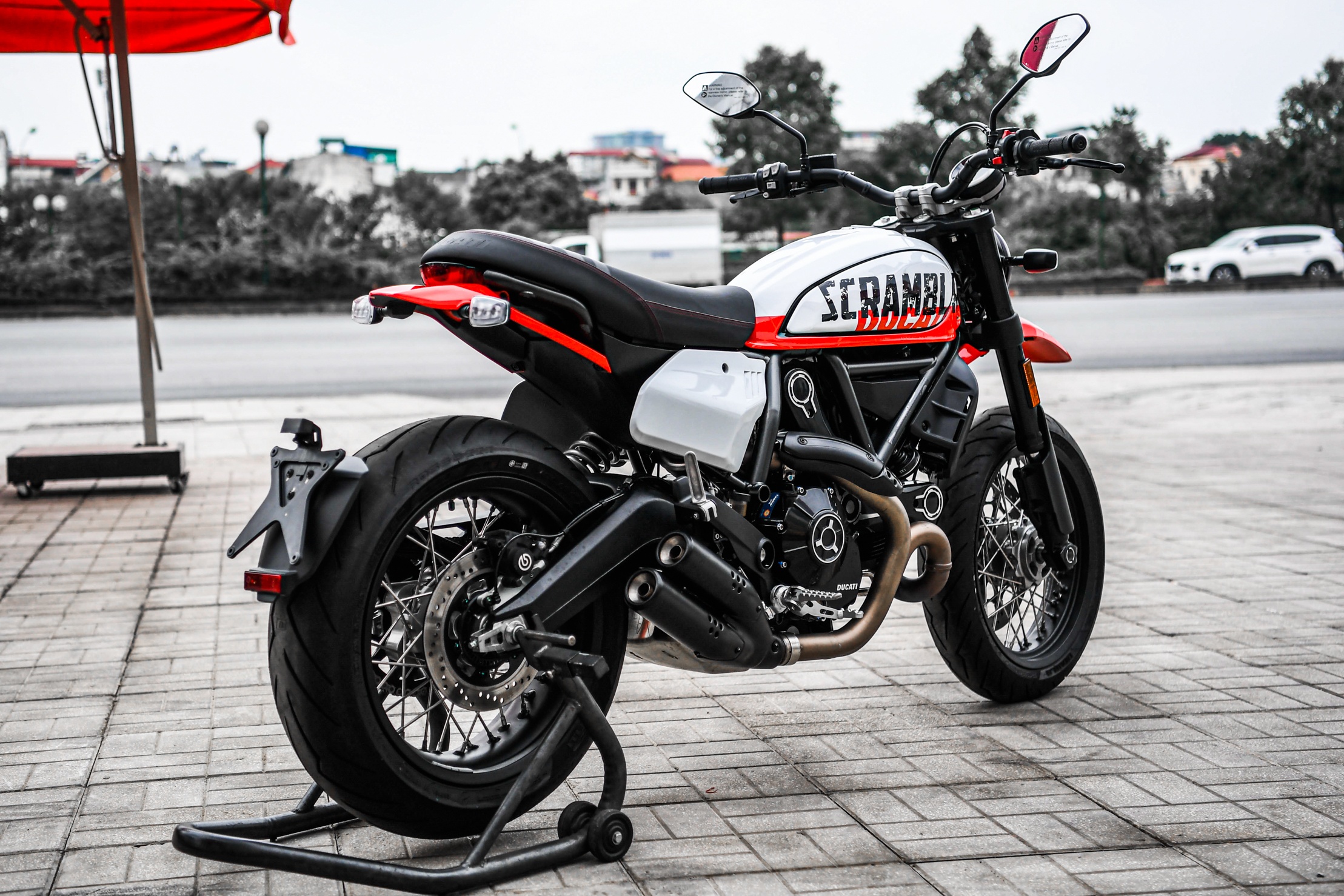 Scrambler Urban Motard 400 trieu anh 10