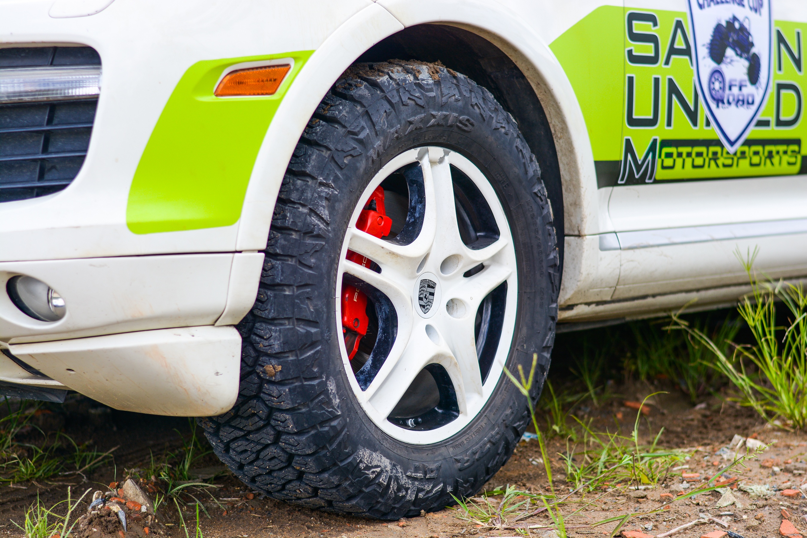 Porsche Cayenne chay off-road anh 4