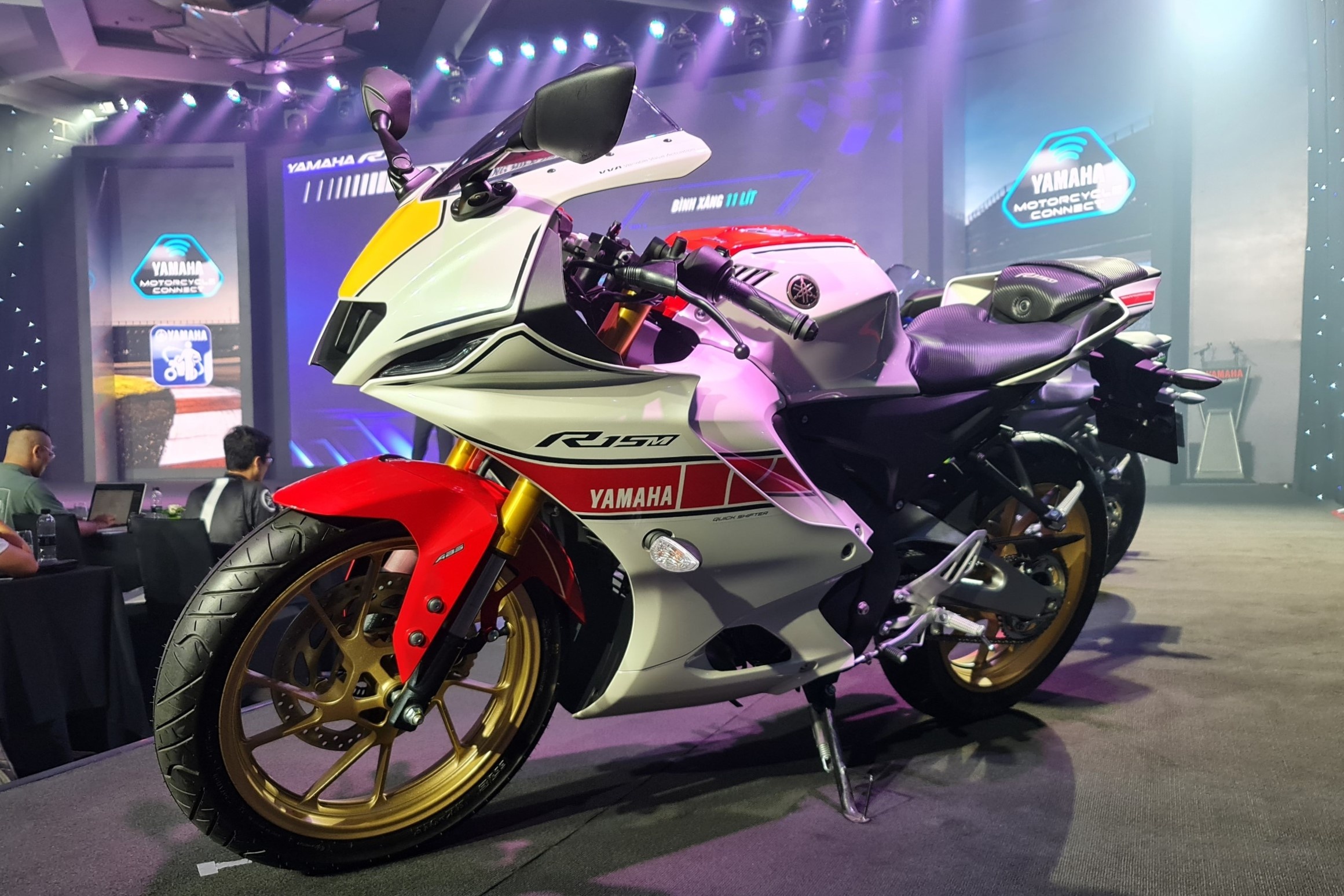 YZF-R15M the most expensive sportbike photo 3 YZF-R15M the most expensive sportbike photo 3