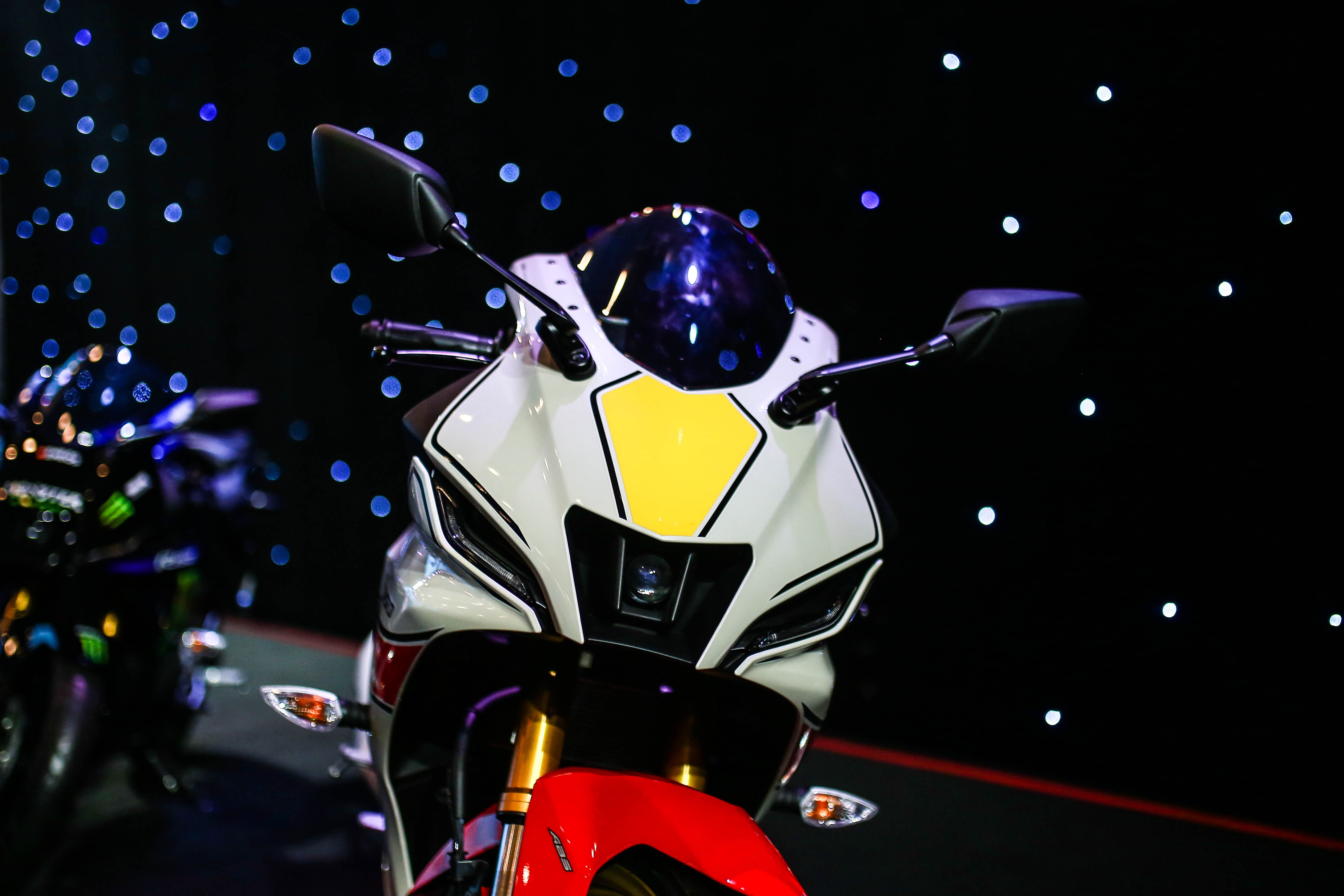 YZF-R15M the most expensive sportbike photo 2 YZF-R15M the most expensive sportbike photo 2