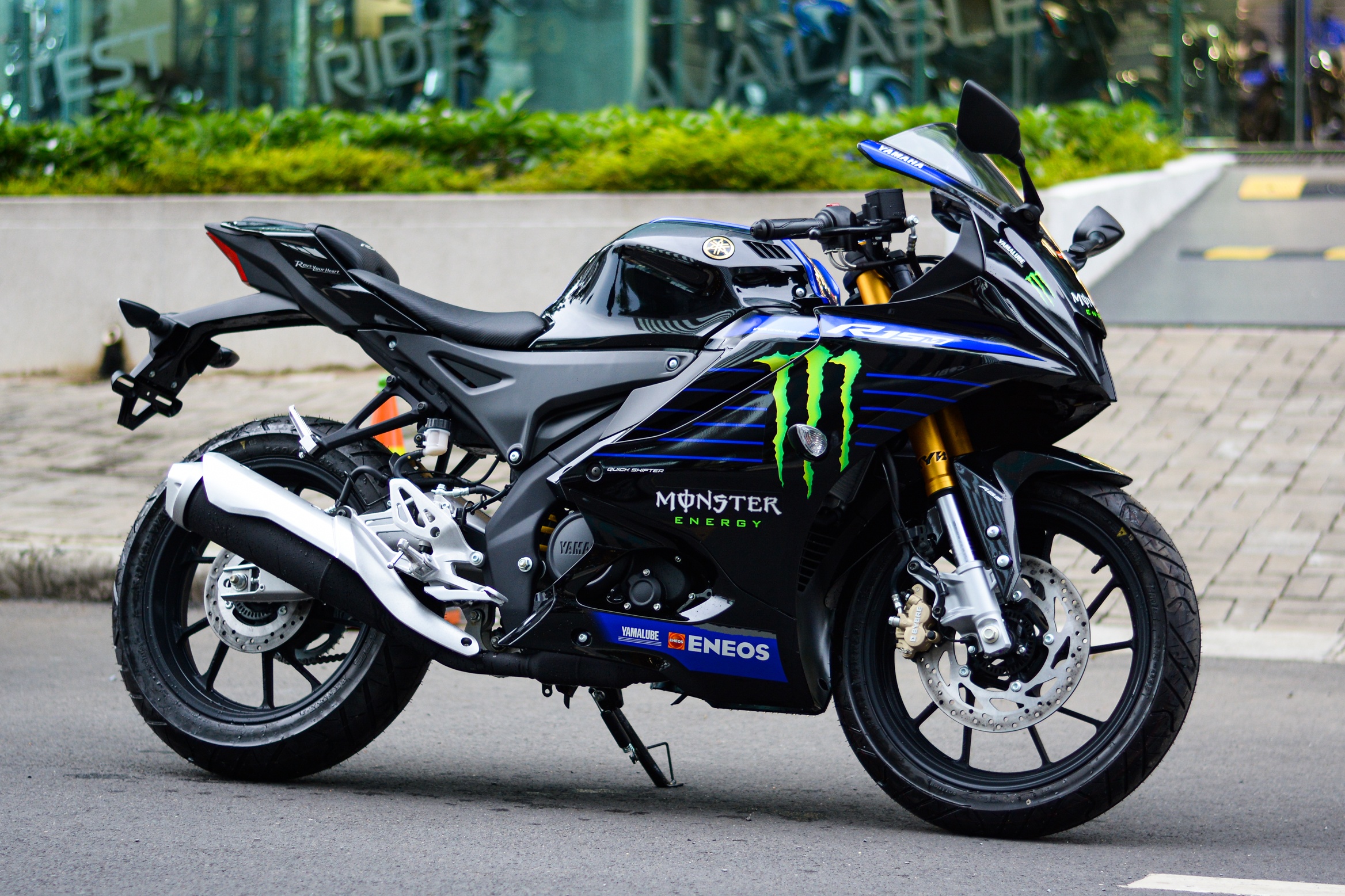 YZF-R15M encounters difficulties 1 YZF-R15M encounters difficulties 1