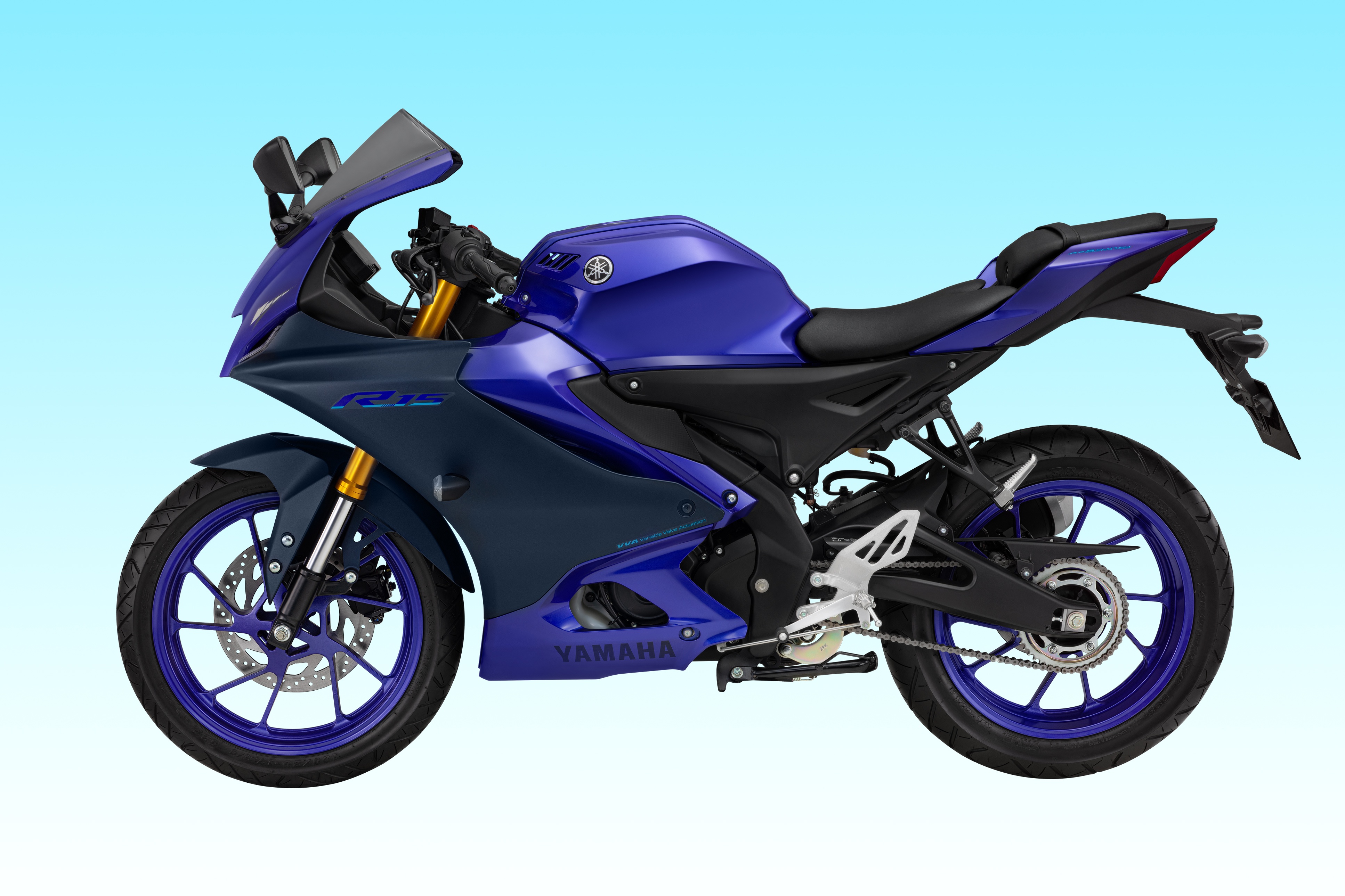 Yamaha YZF-R15 or Honda CBR150R picture 6