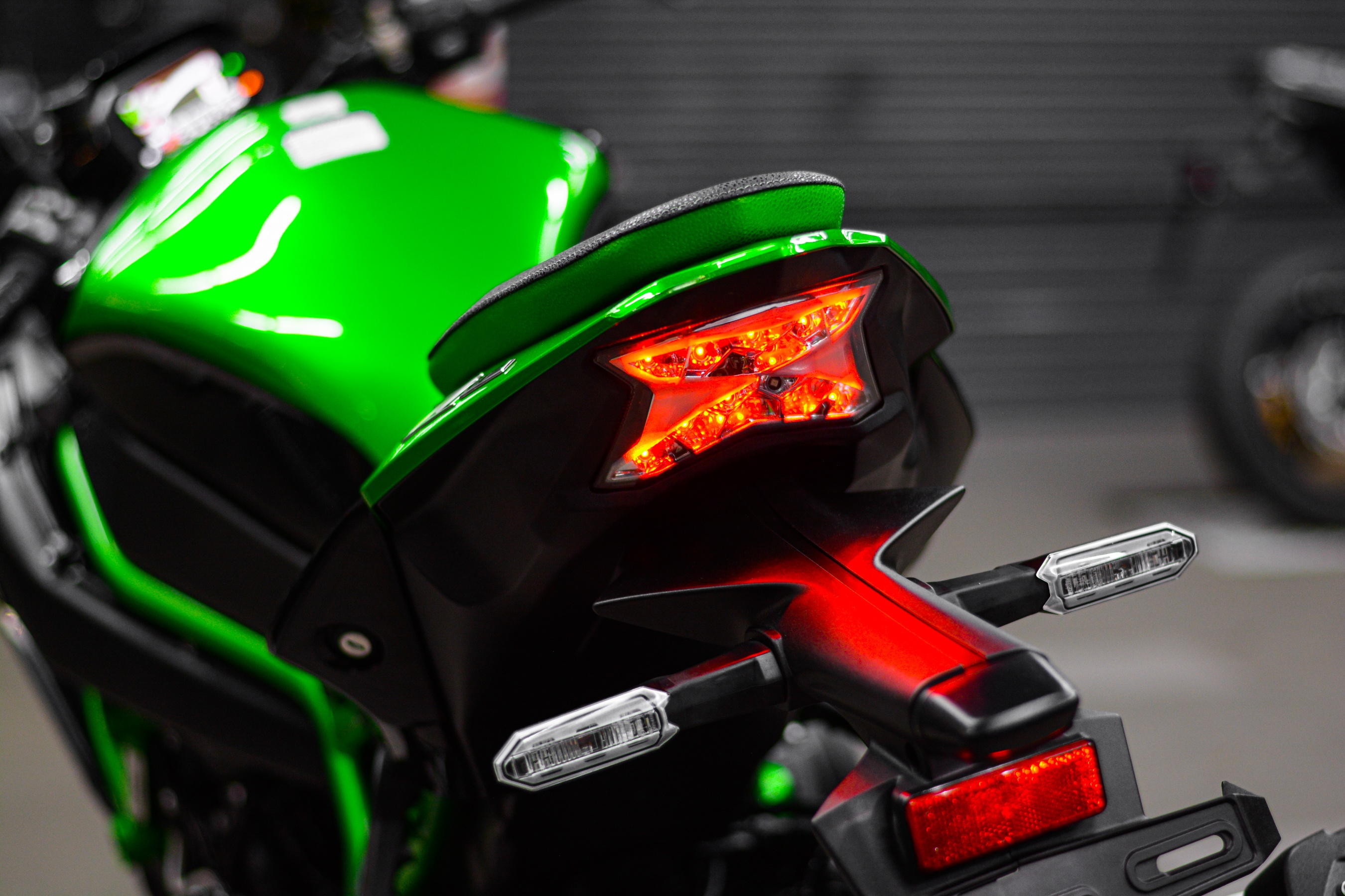 Kawasaki ZH2 gia 770 trieu anh 11