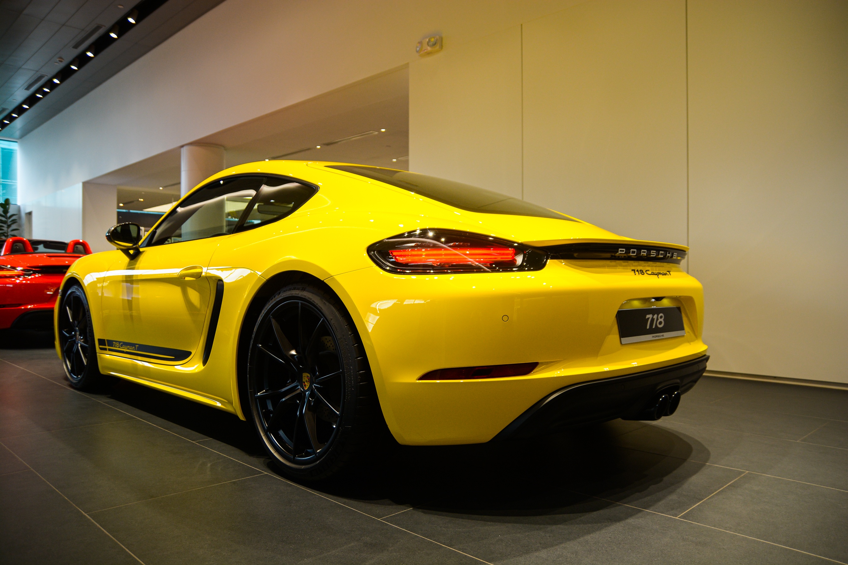 718 Cayman T nang cap anh 11
