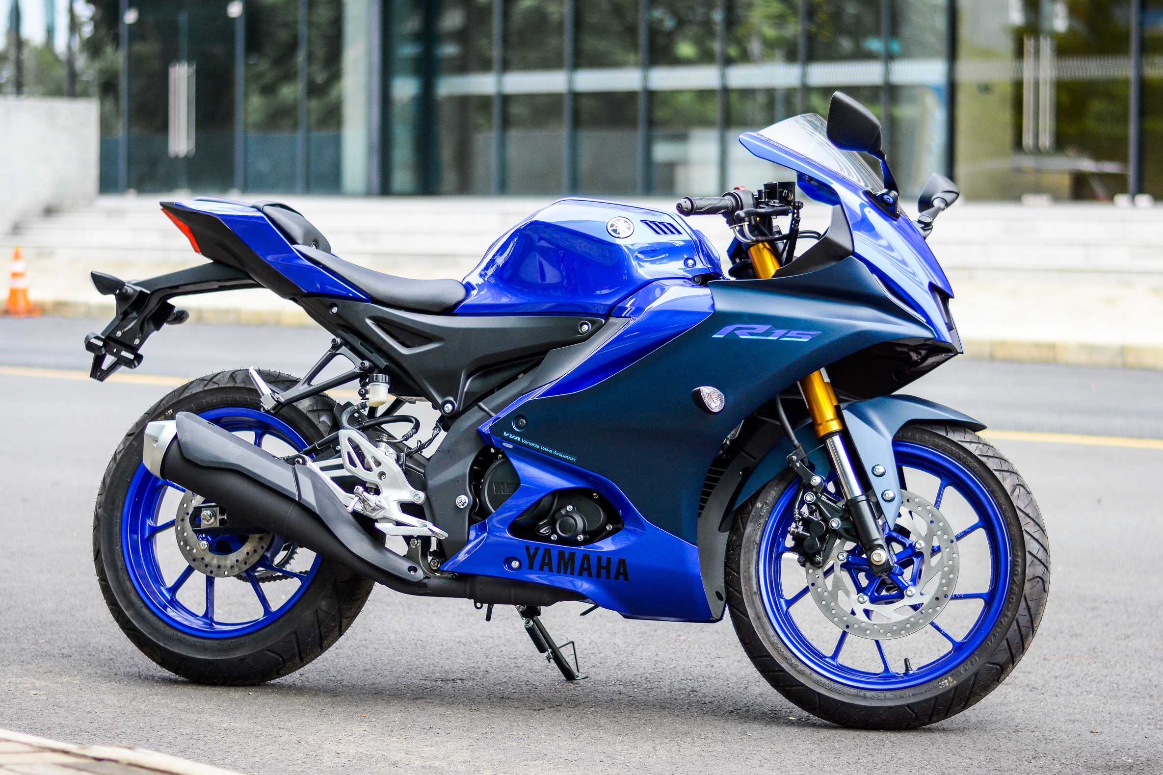YZF-R15 moi co gi khac anh 2