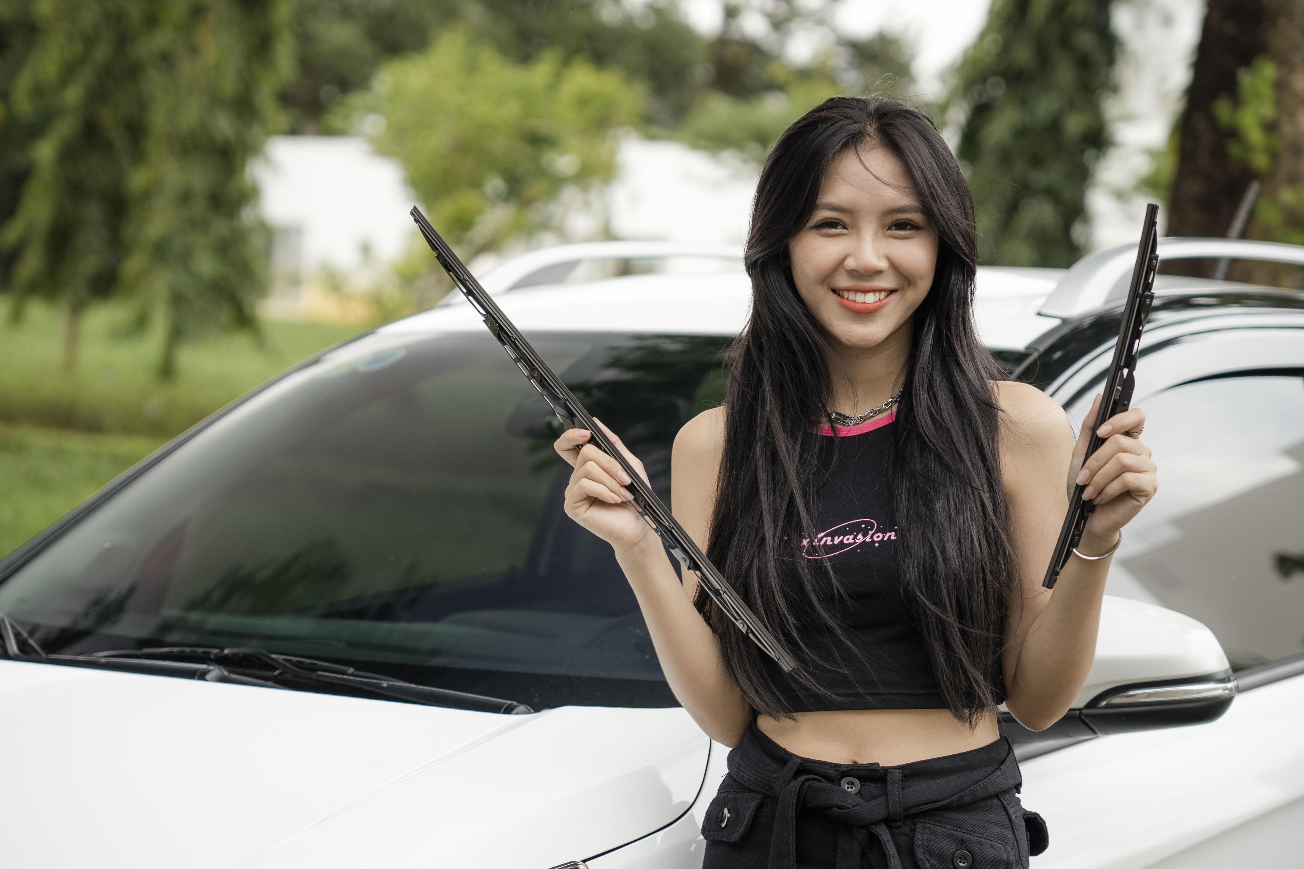 Car Tips: Tu thay can gat mua tai nha trong 5 phut hinh anh