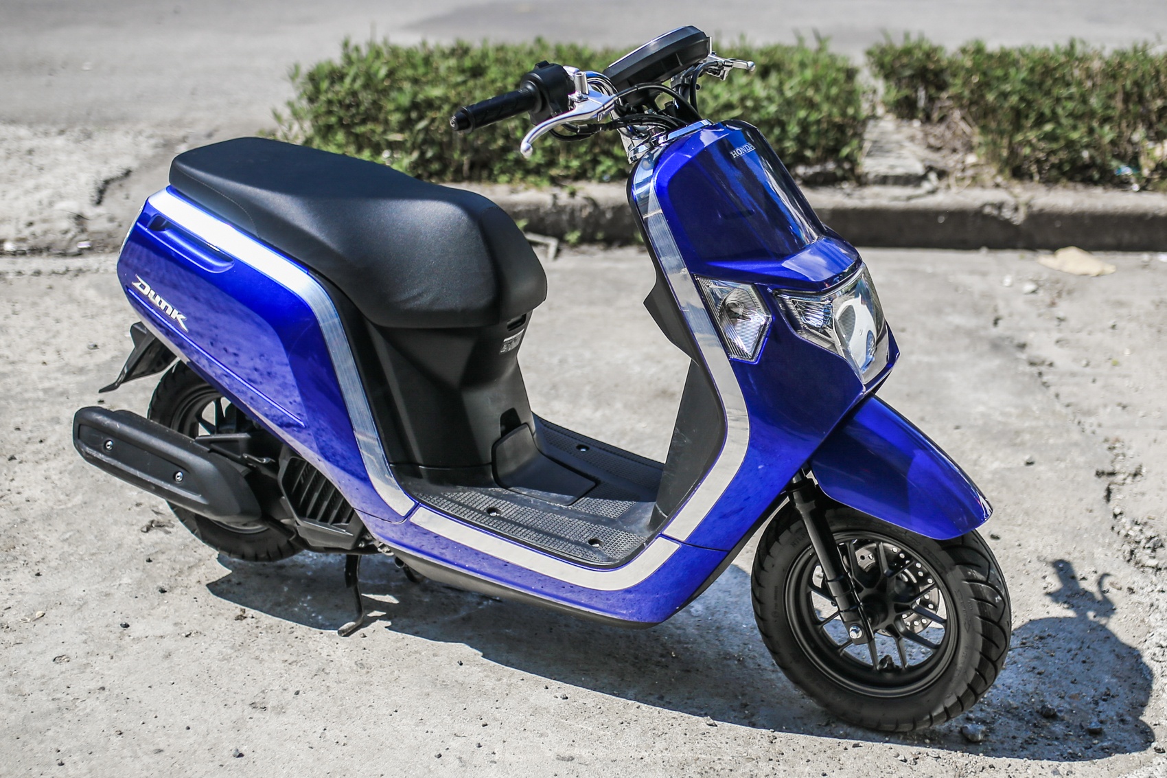 Xe tay ga Honda Dunk 50 cc gia hon 100 trieu dong hinh anh