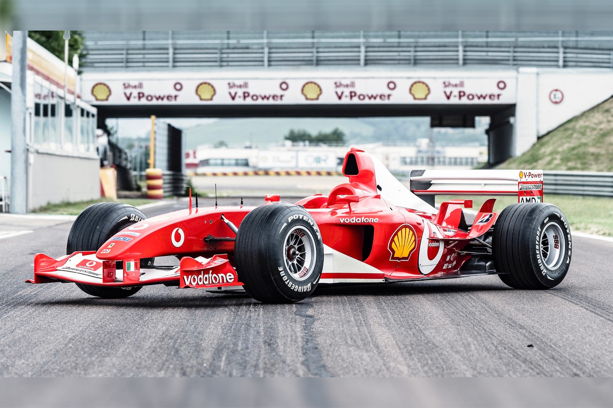 Xe dua F1 cua huyen thoai Michael Schumacher co gia gan 9,4 trieu USD hinh anh