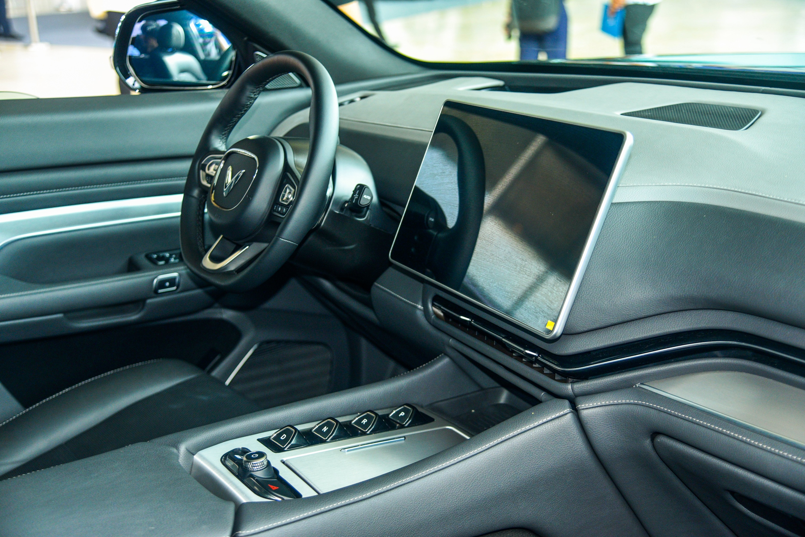 VinFast VF 9 trung bay anh 7