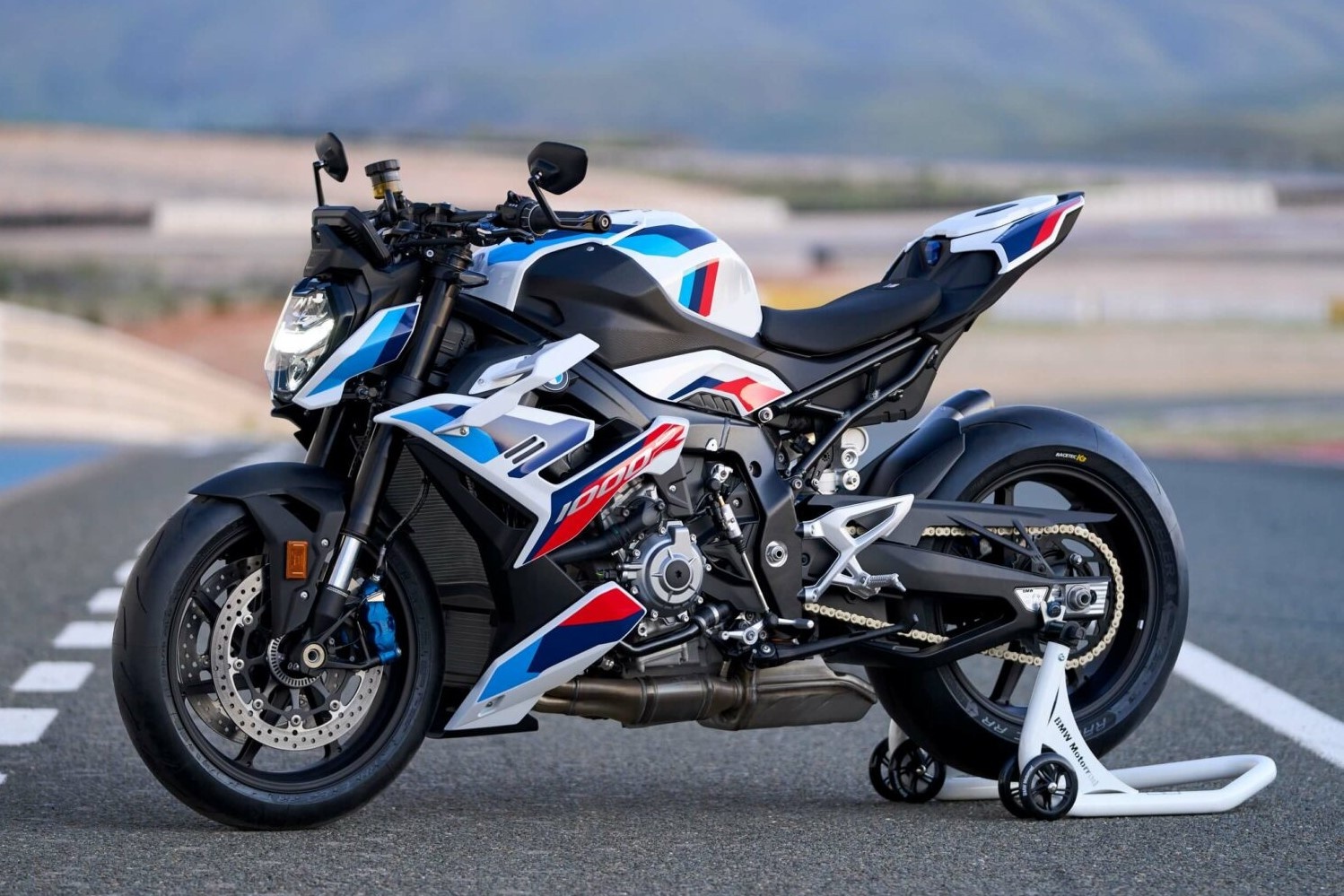 BMW M 1000 R ra mat, nakedbike manh hon 200 ma luc hinh anh